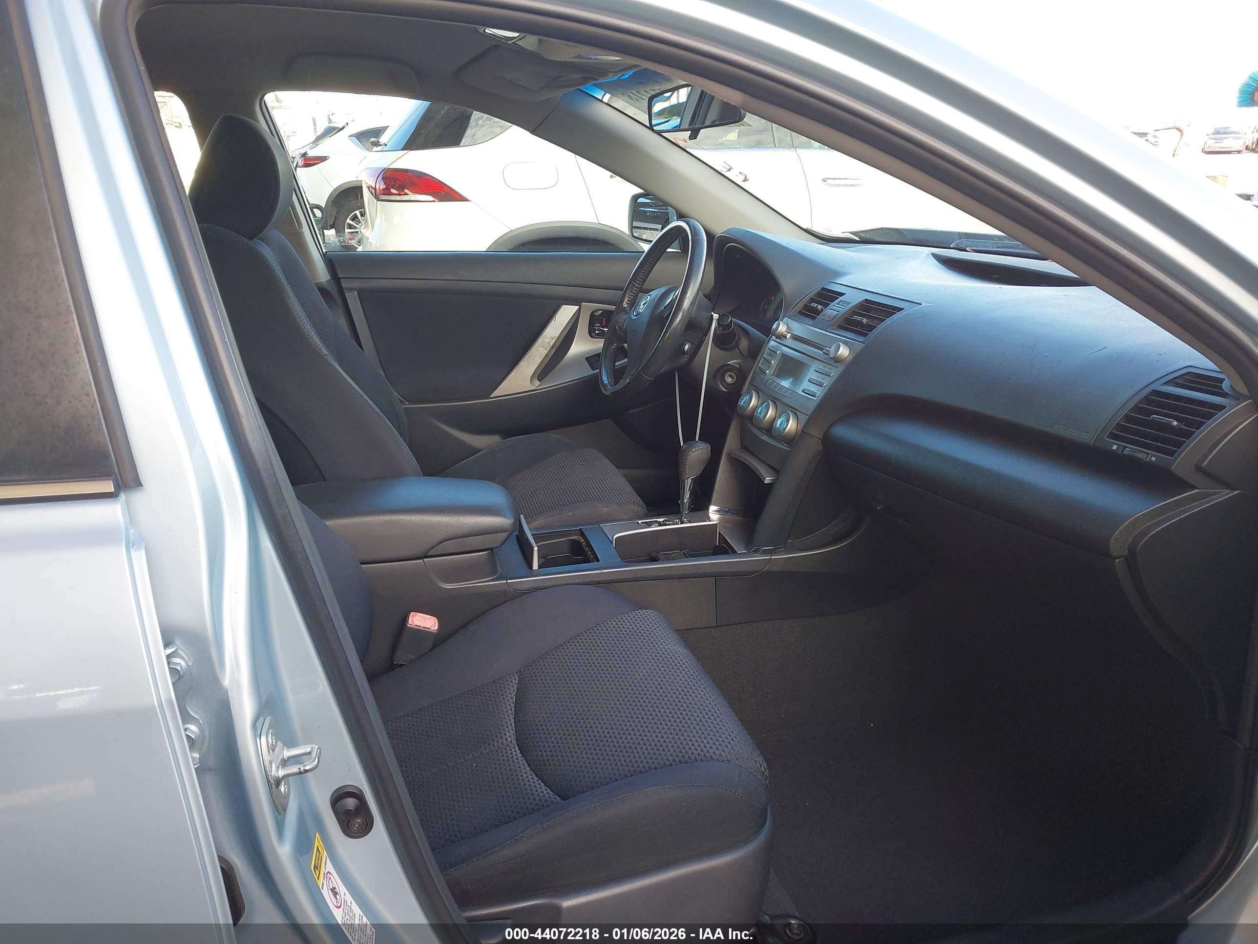 TOYOTA CAMRY image 5