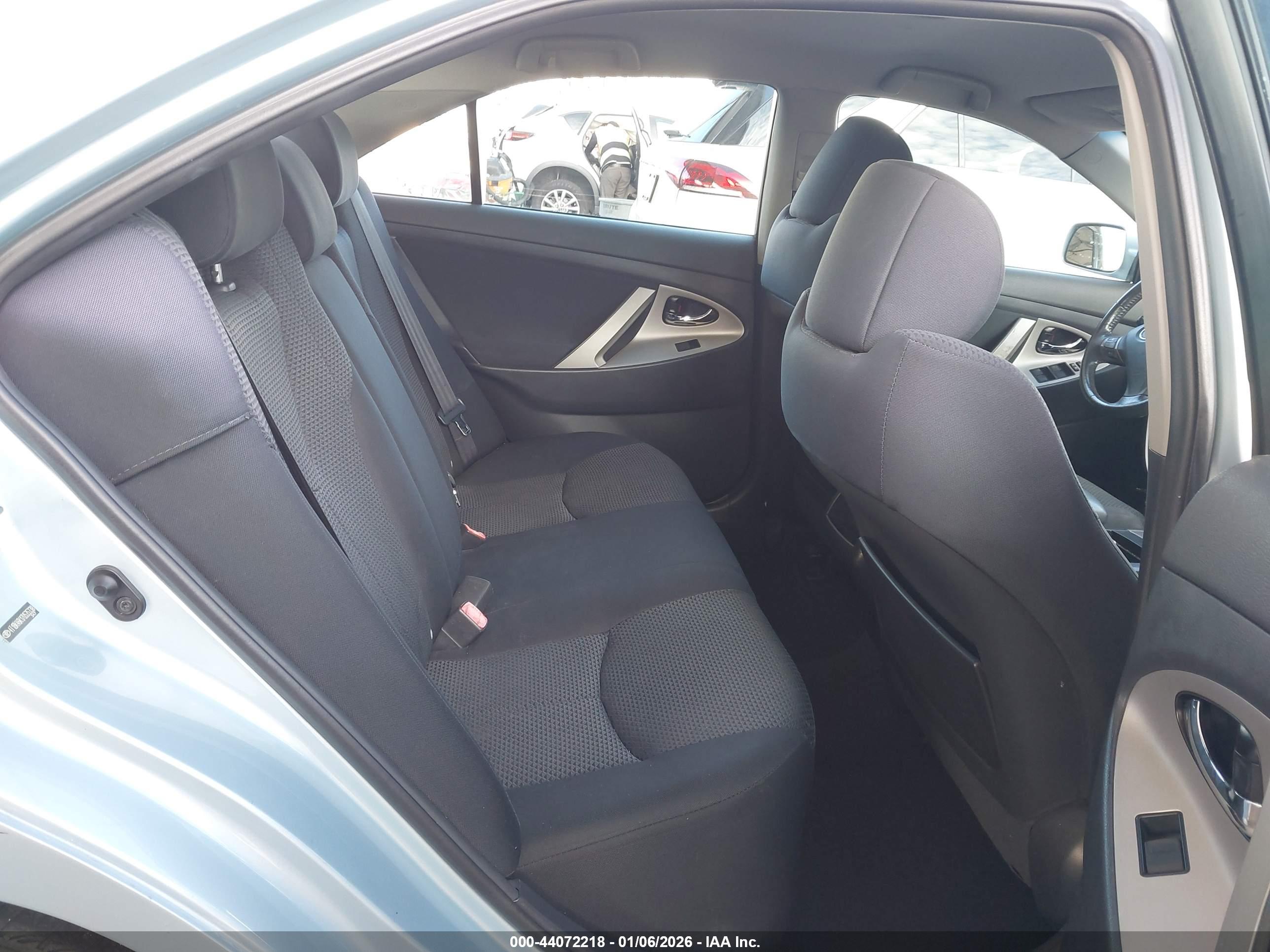 TOYOTA CAMRY image 8