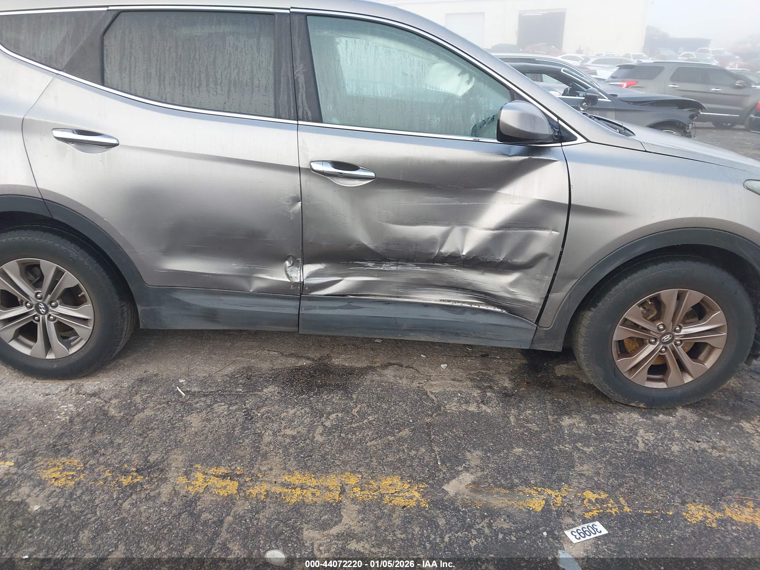 HYUNDAI SANTA image 6
