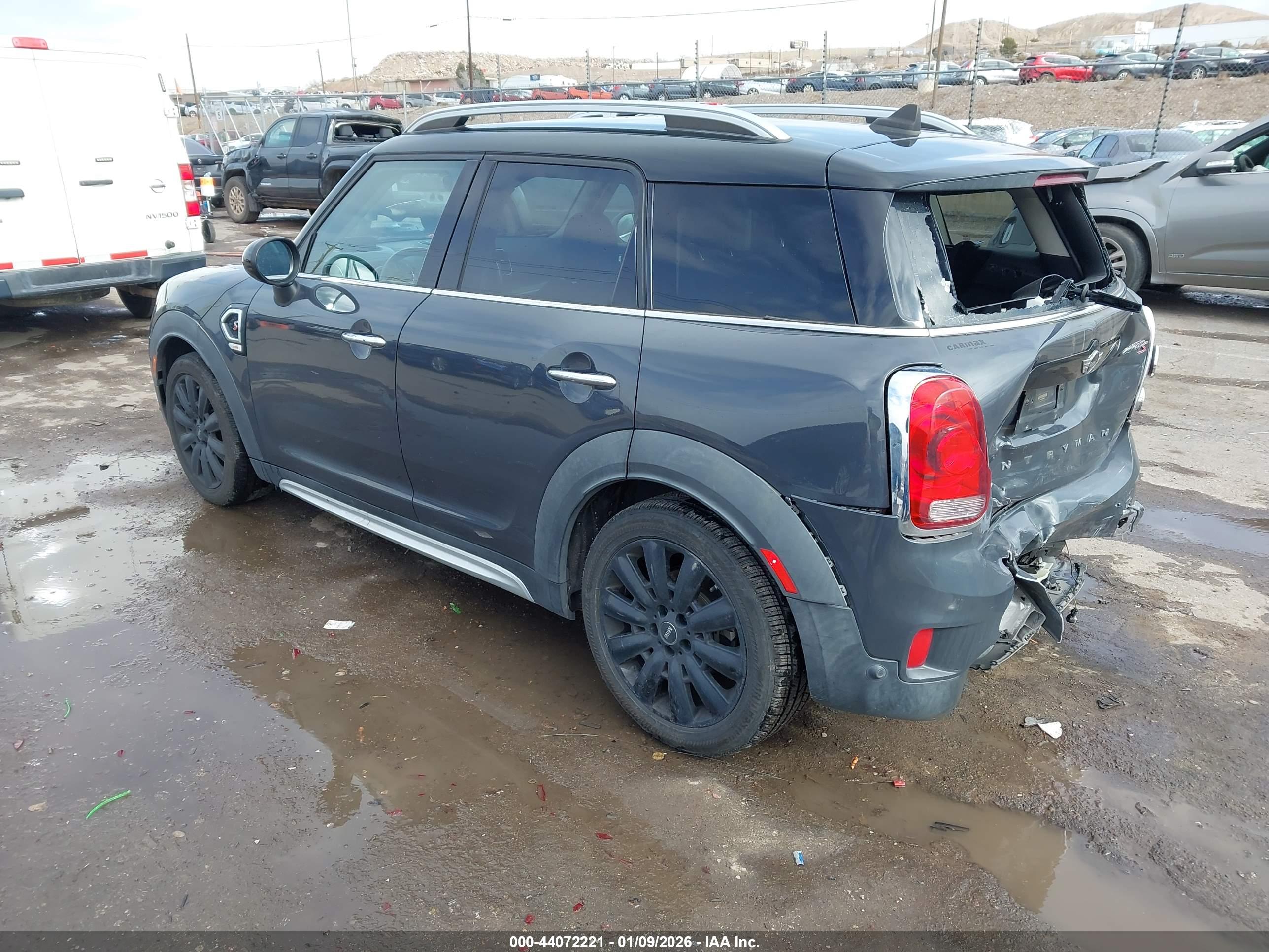 MINI COUNTRYMAN image 3