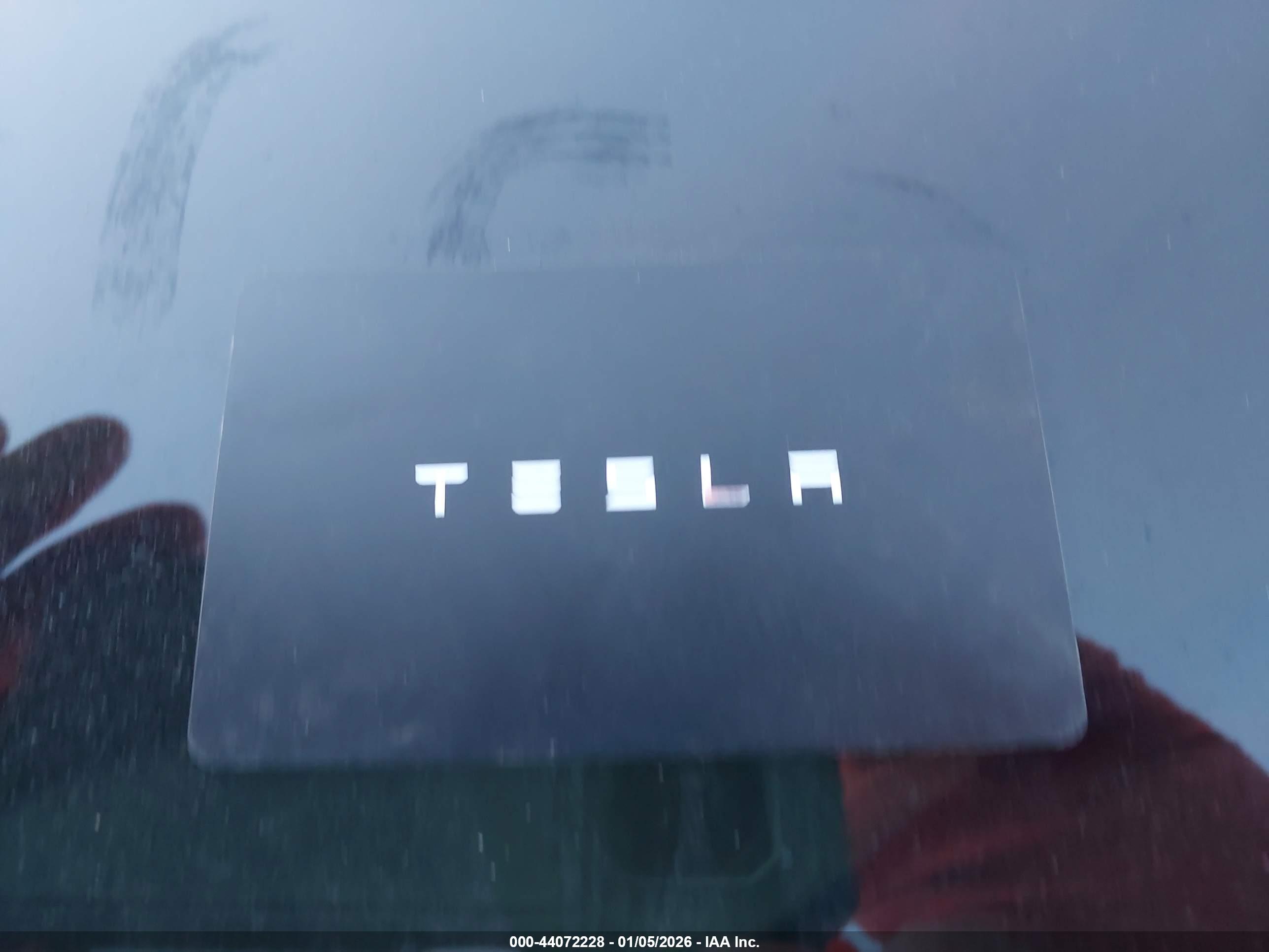 TESLA MODEL image 11