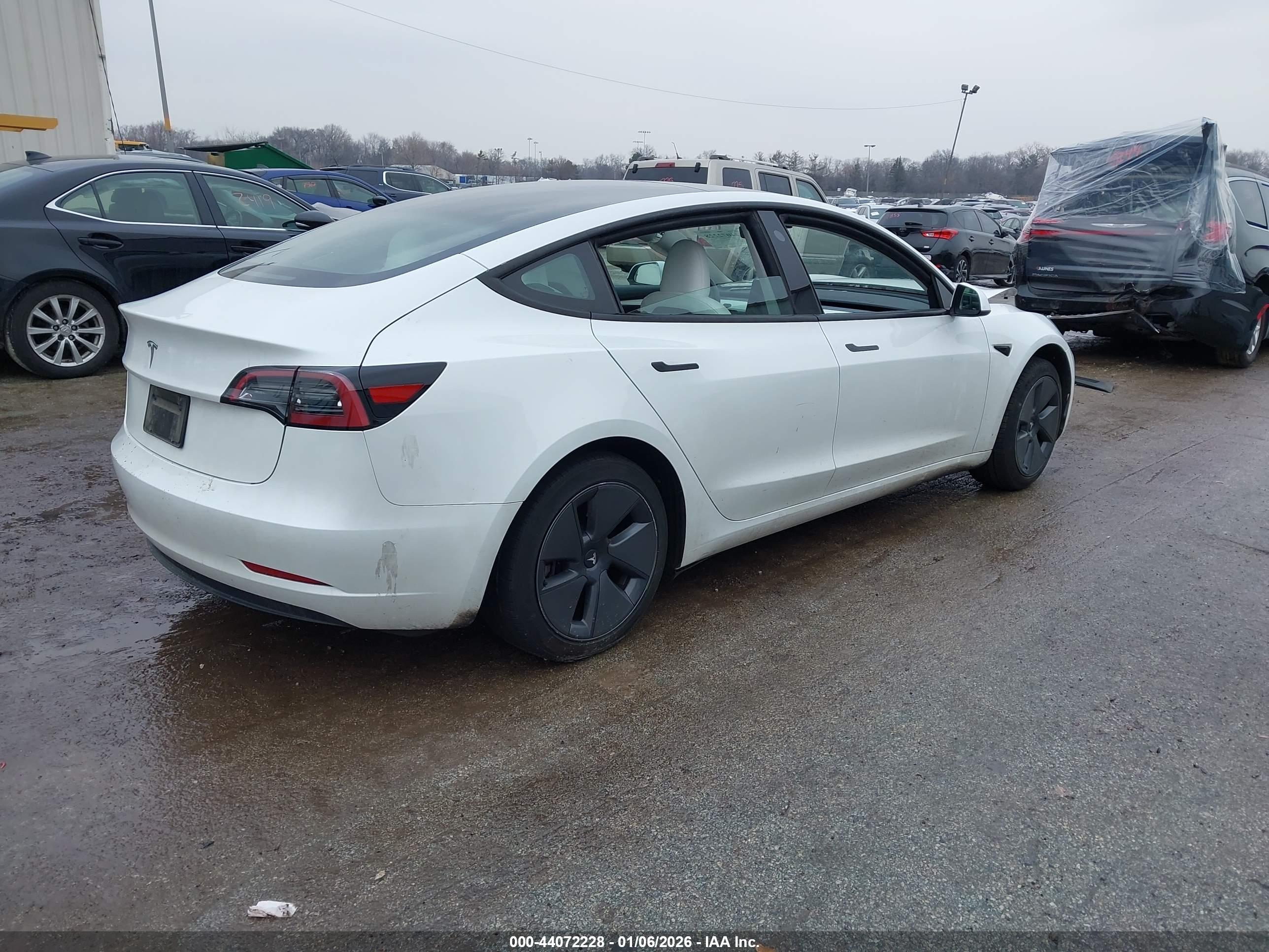 TESLA MODEL image 4