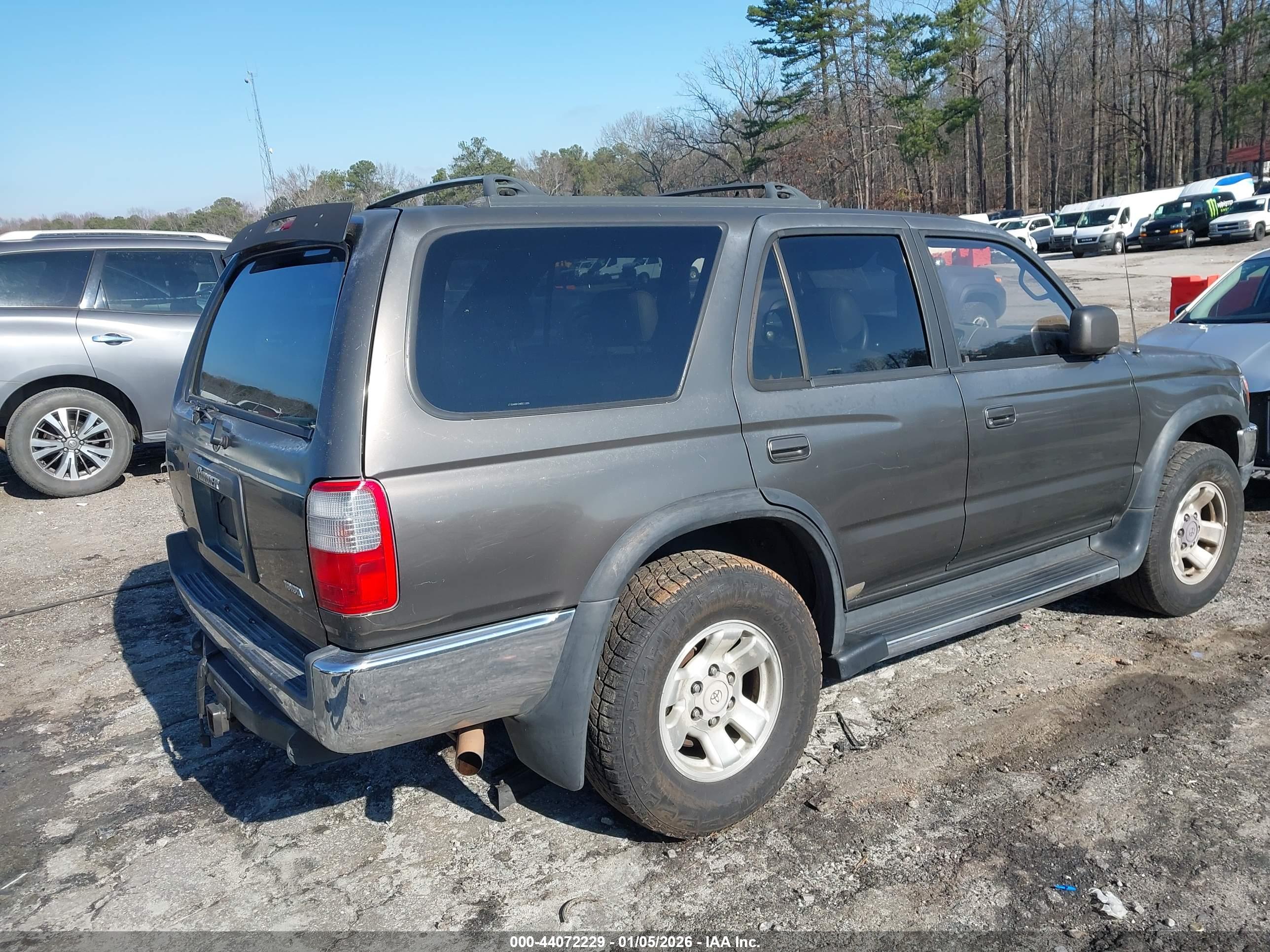 TOYOTA 4RUNNER image 4