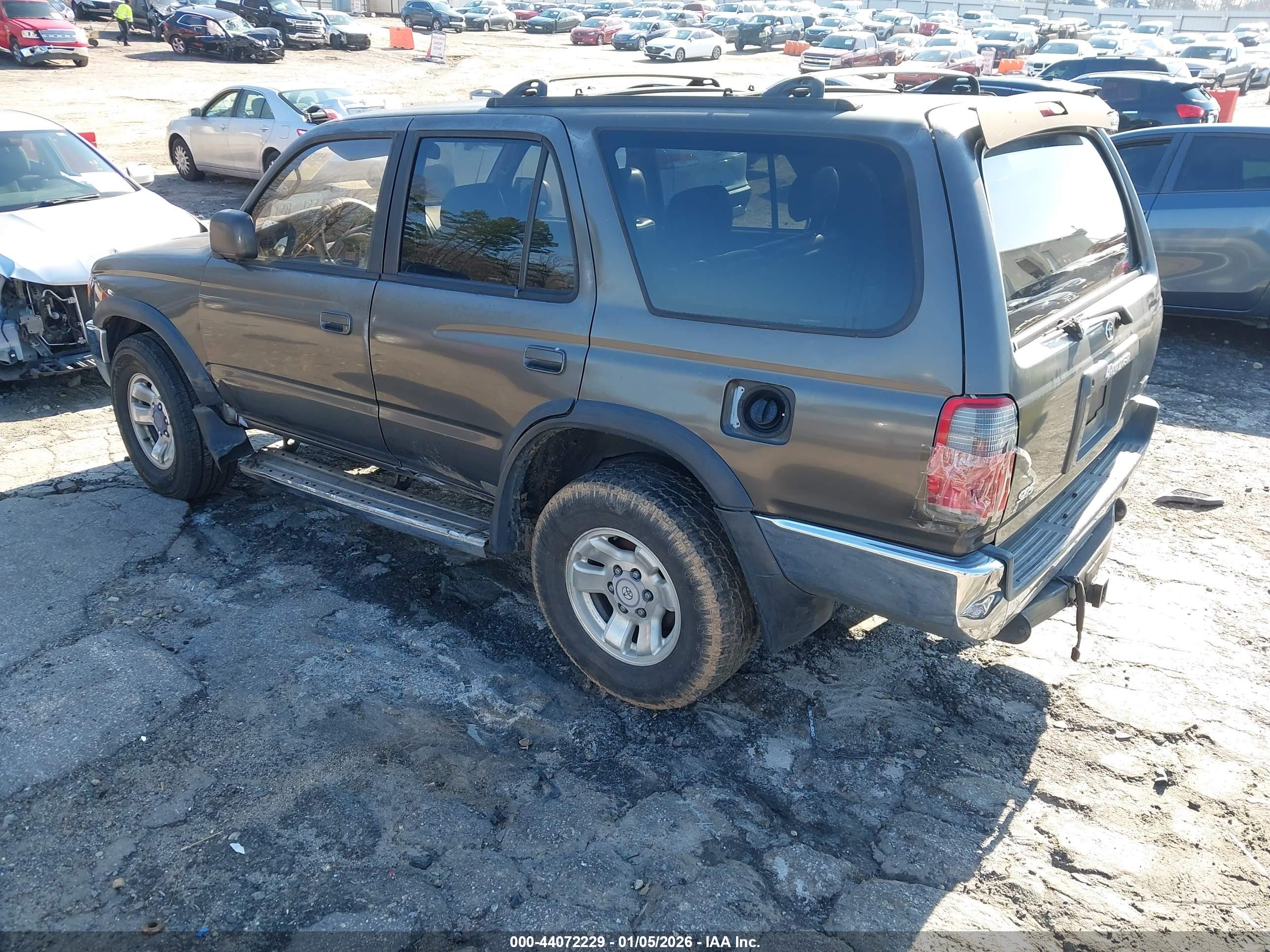 TOYOTA 4RUNNER image 6
