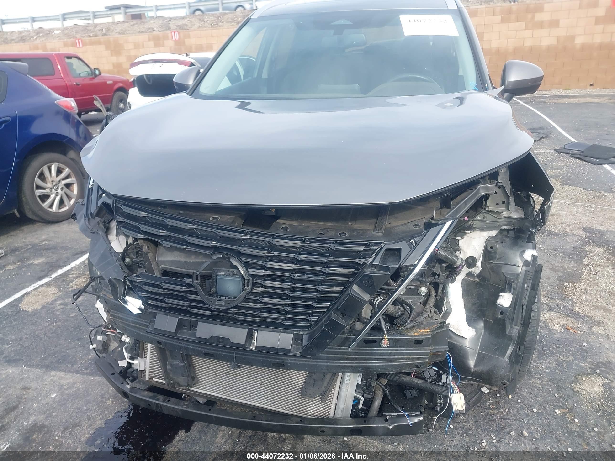 NISSAN ROGUE image 6