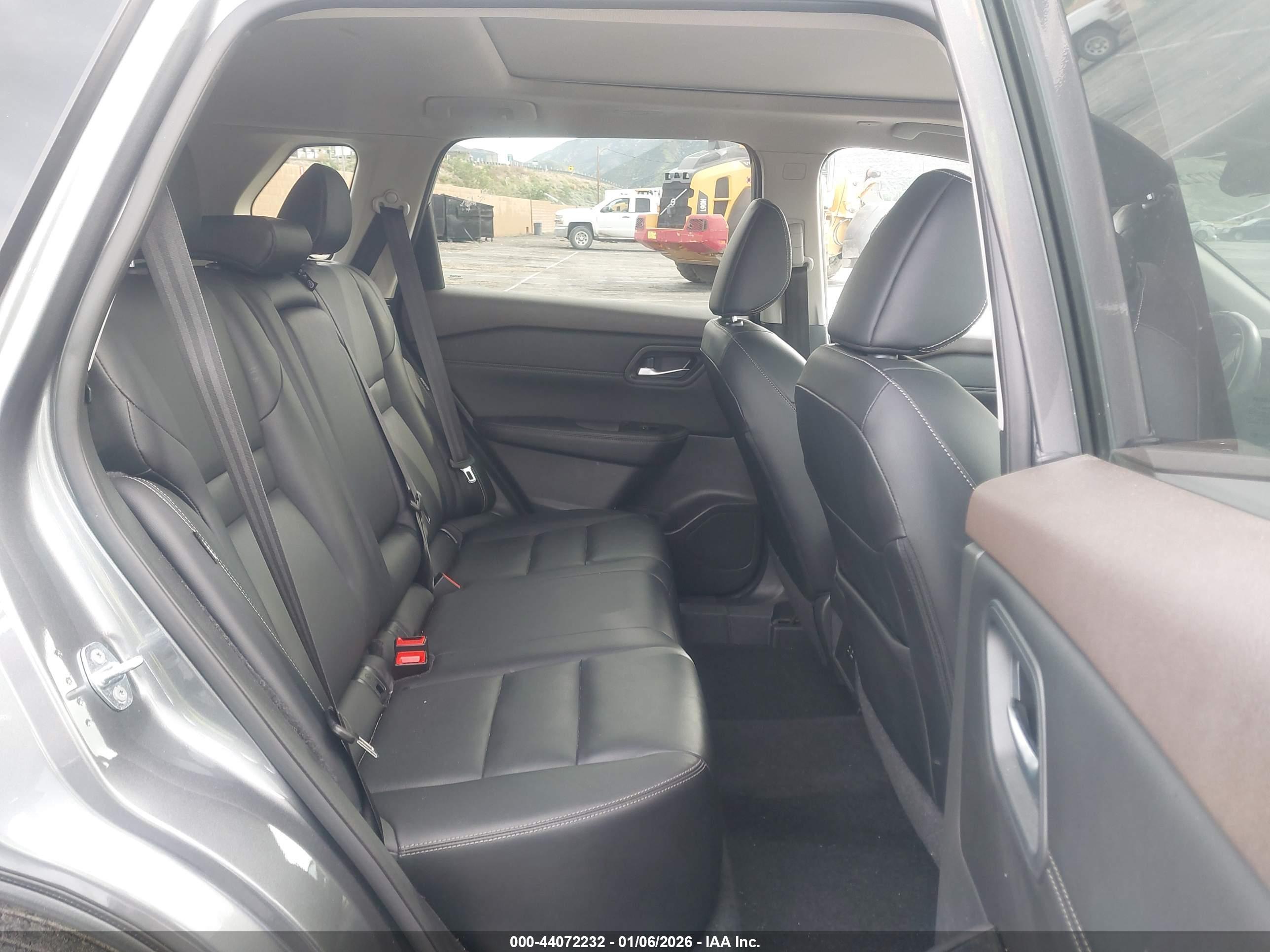 NISSAN ROGUE image 8