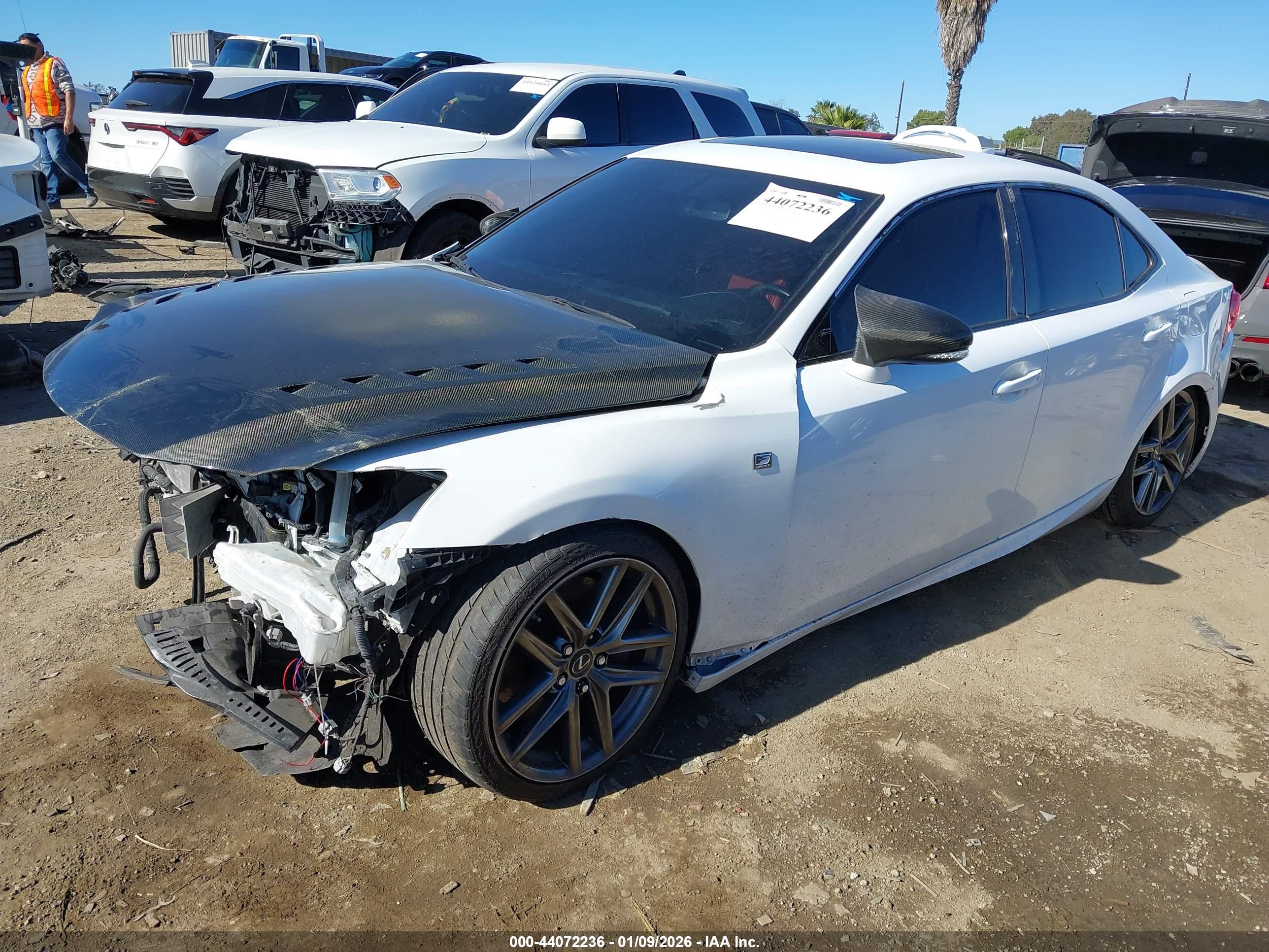 LEXUS IS image 2