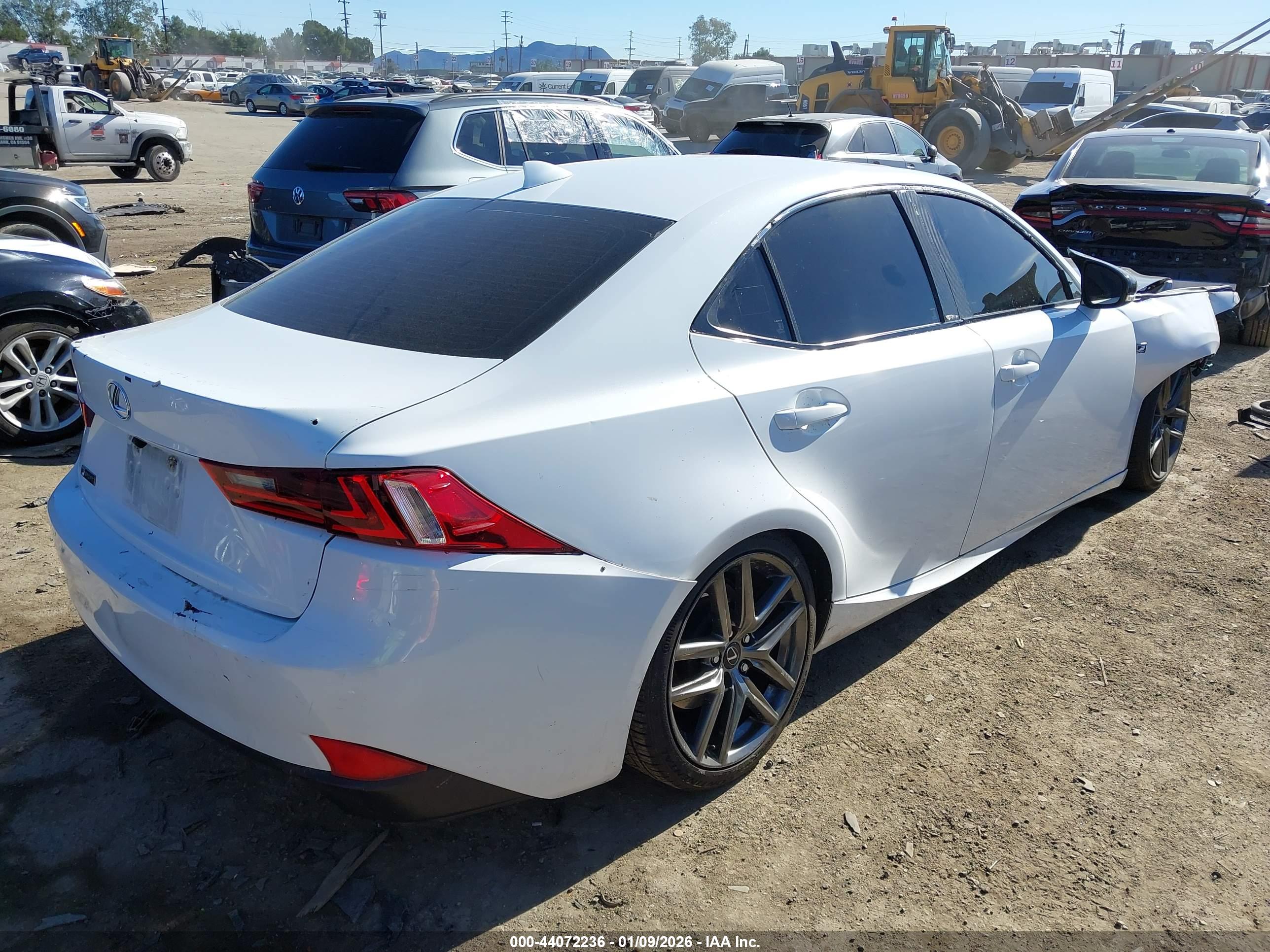 LEXUS IS image 4