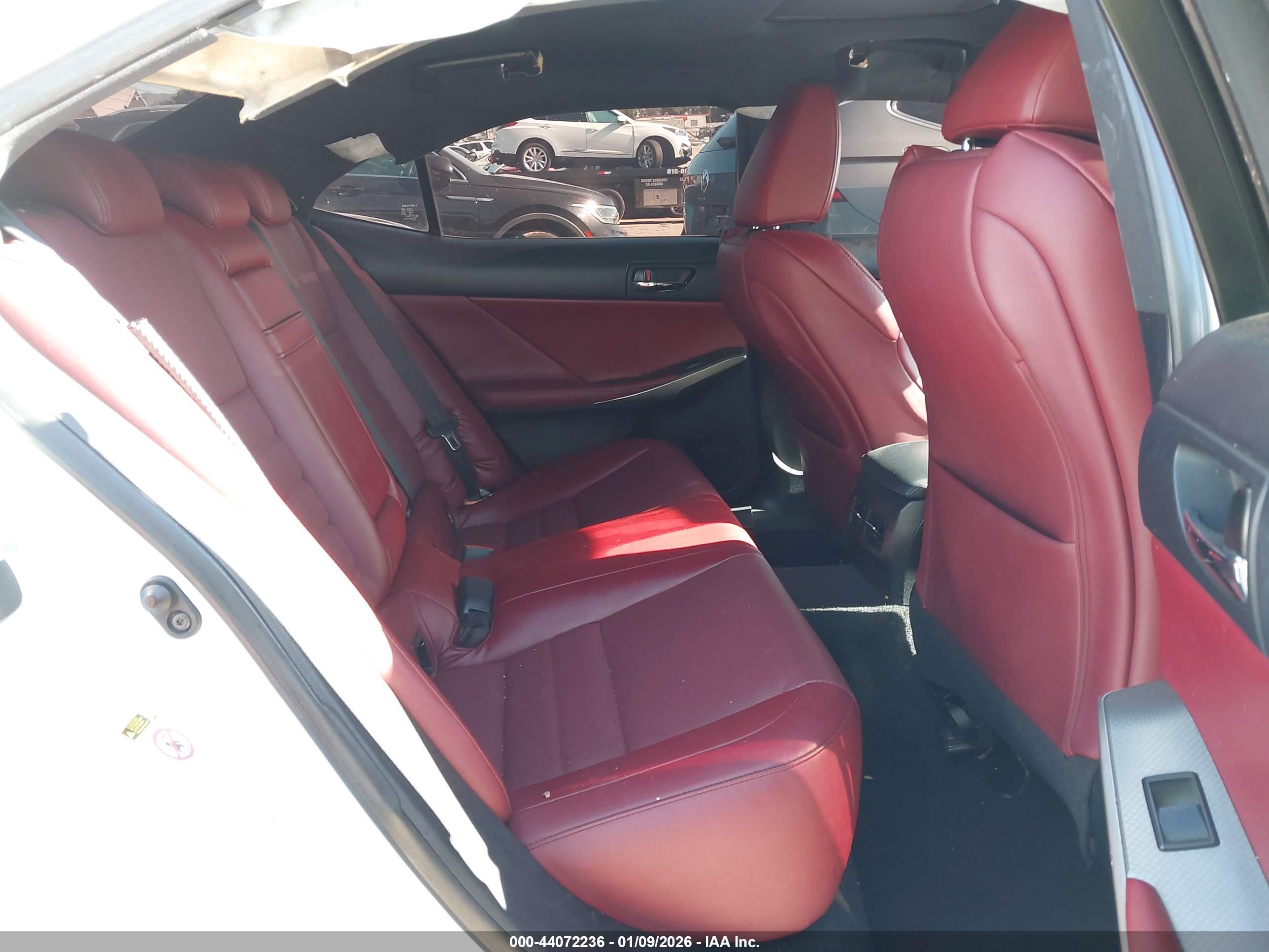 LEXUS IS image 8