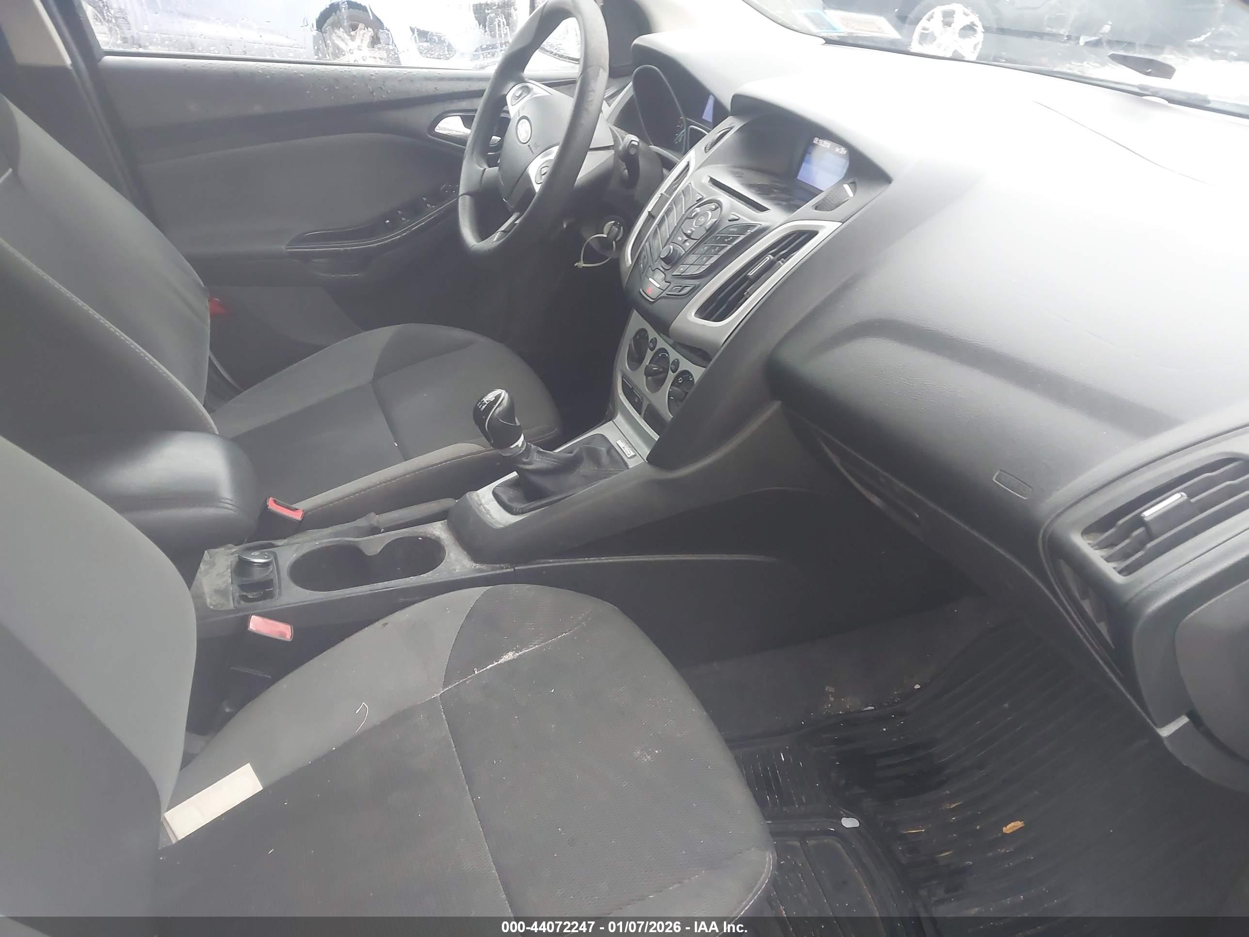 FORD FOCUS image 5