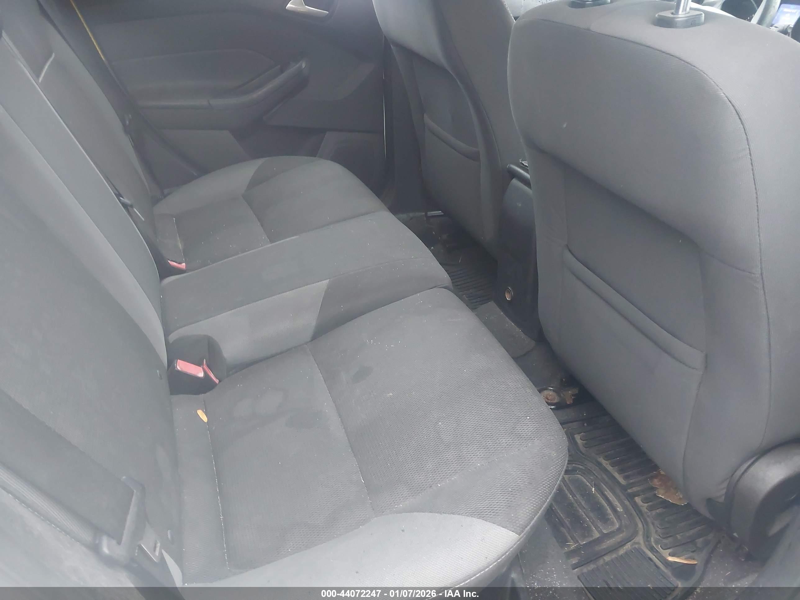 FORD FOCUS image 8