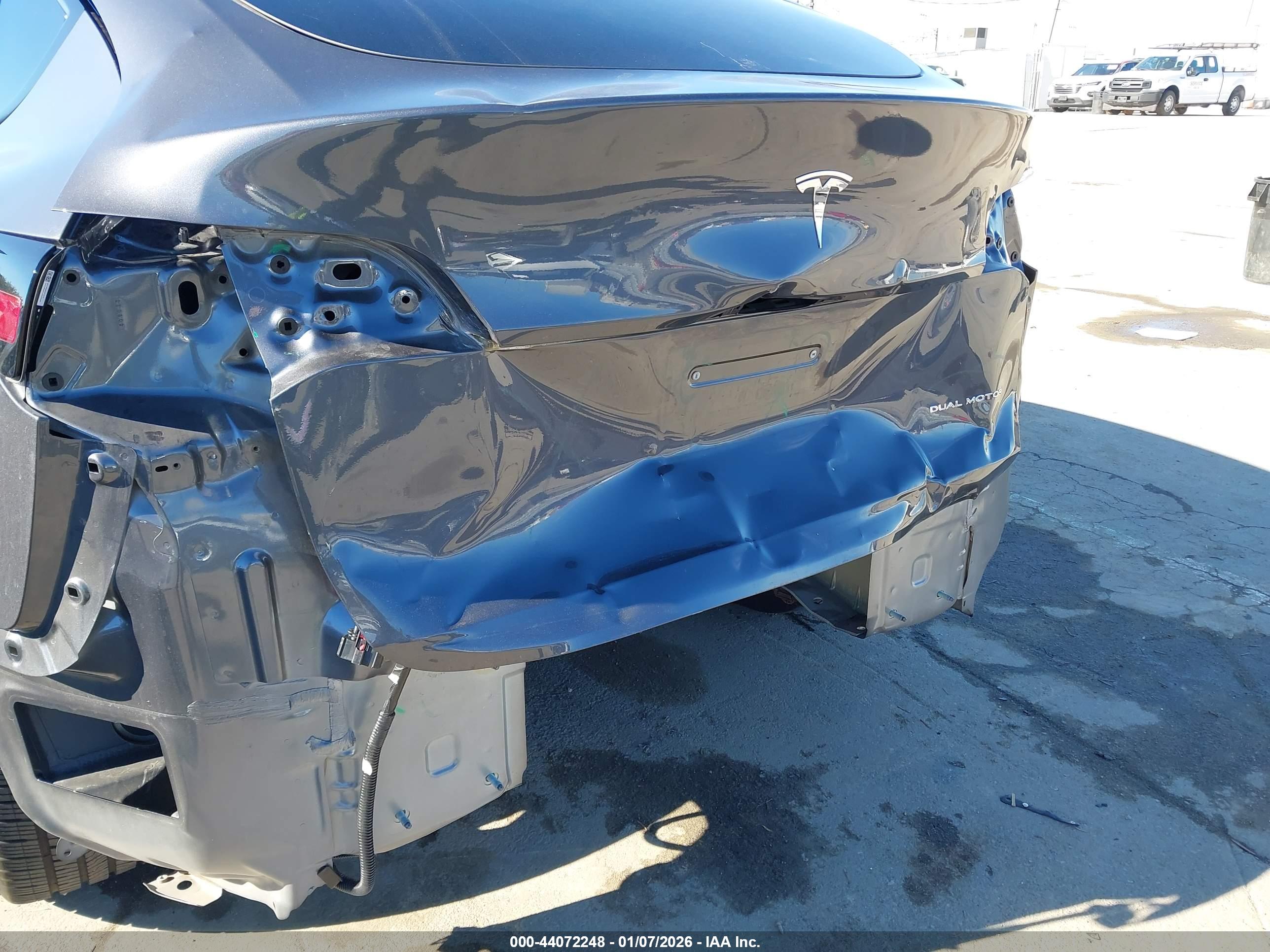 TESLA MODEL image 6