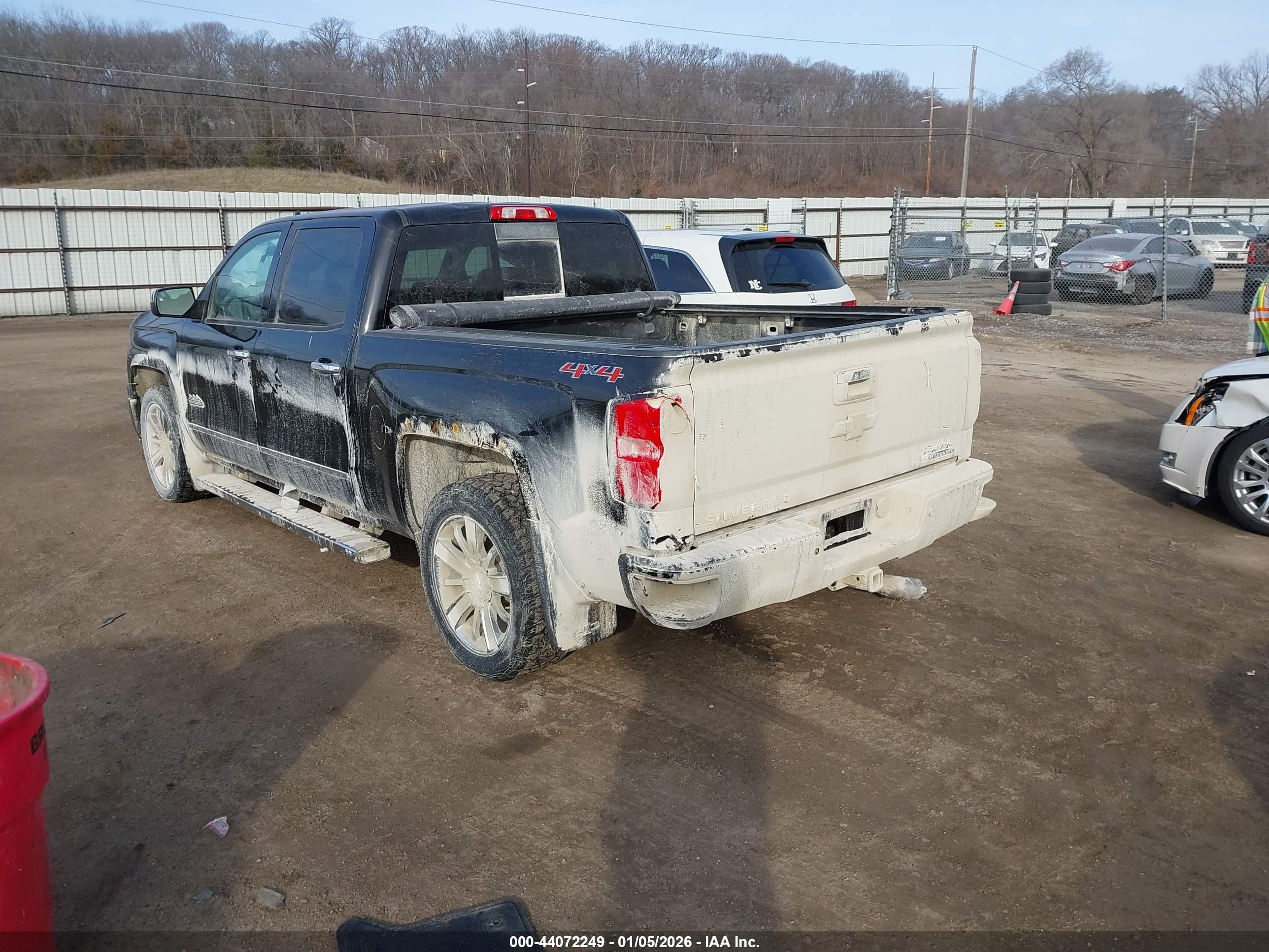 CHEVROLET SILVERADO image 3