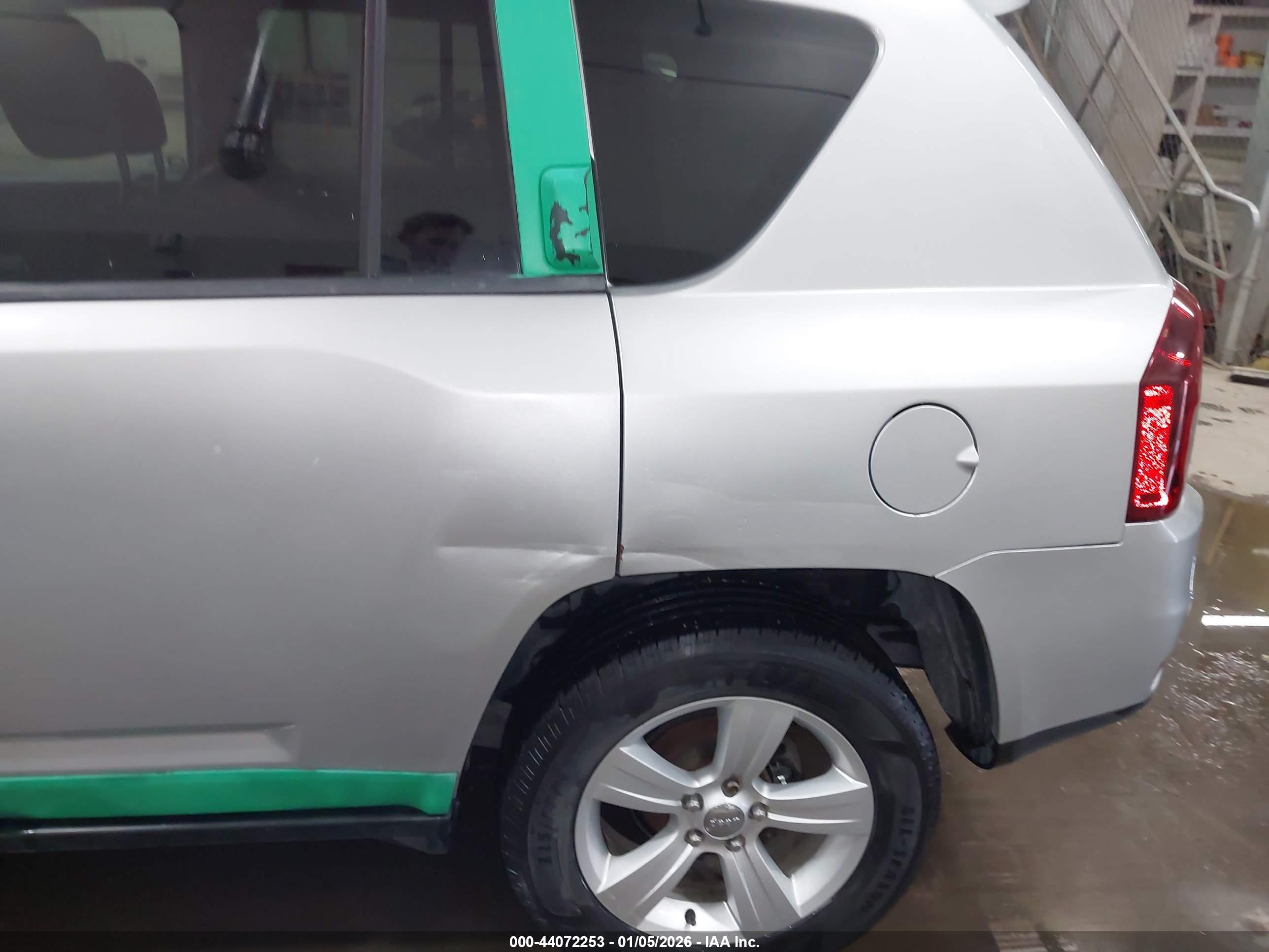 JEEP COMPASS image 6
