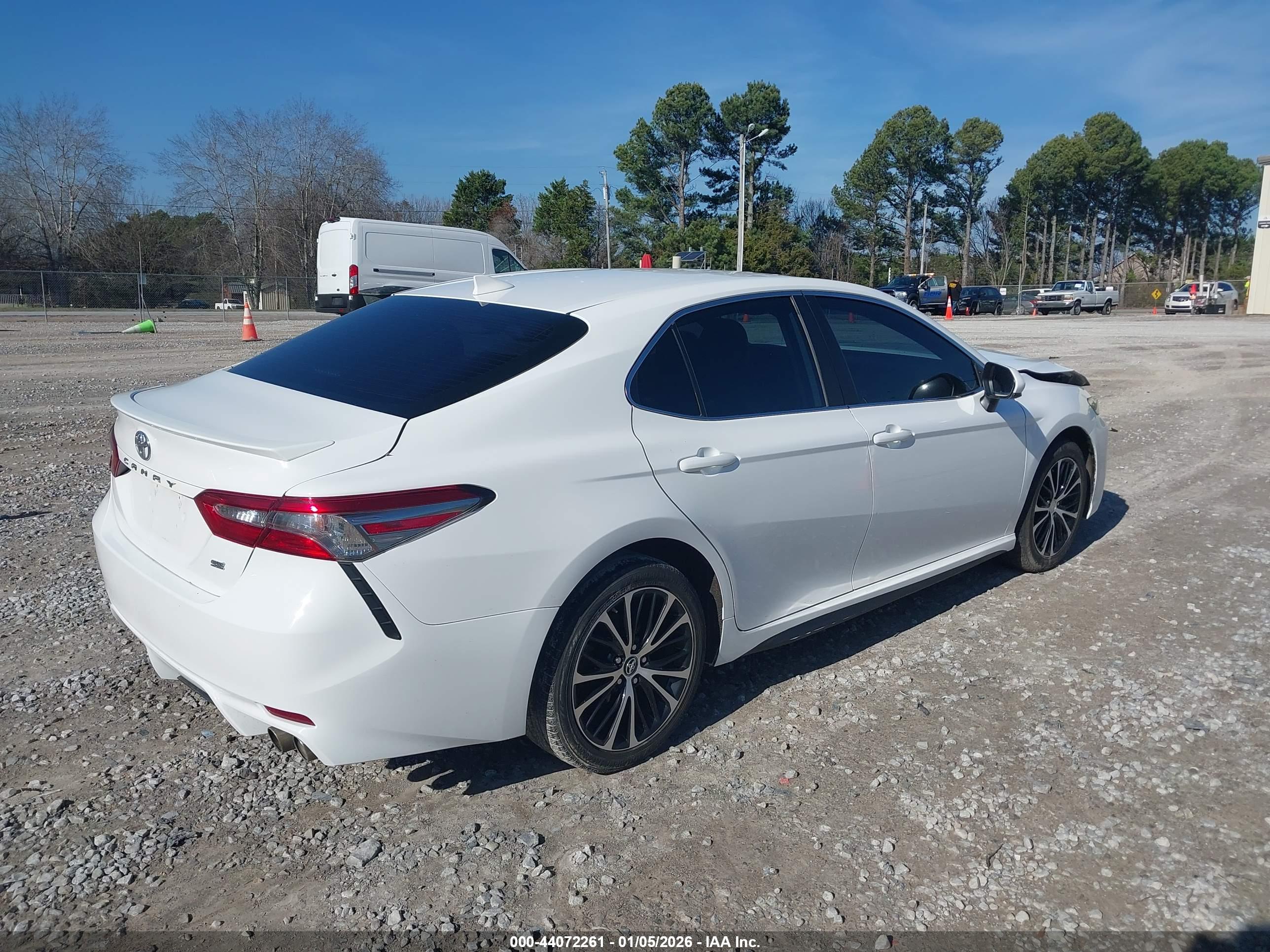 TOYOTA CAMRY image 4