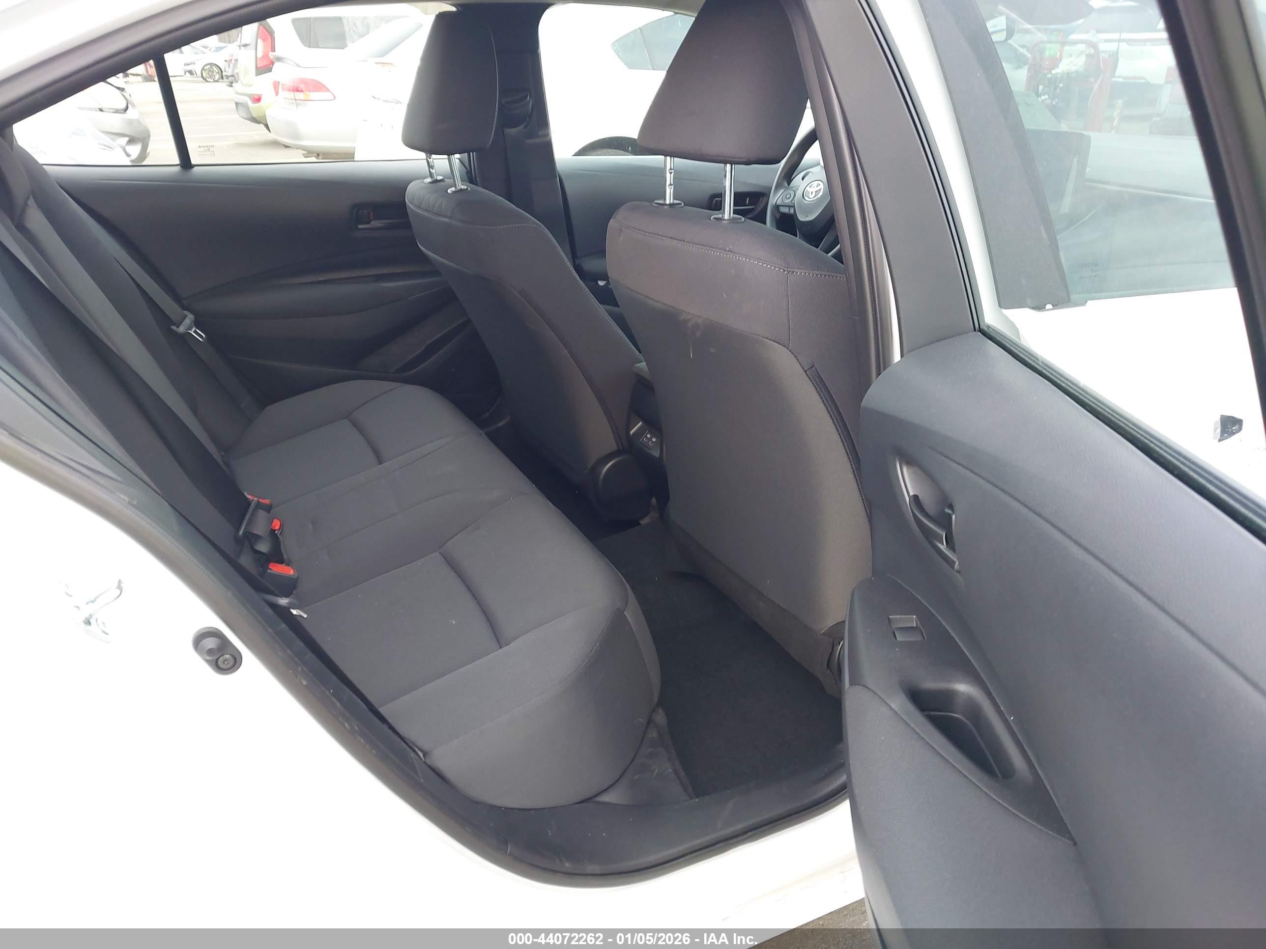 TOYOTA COROLLA image 8