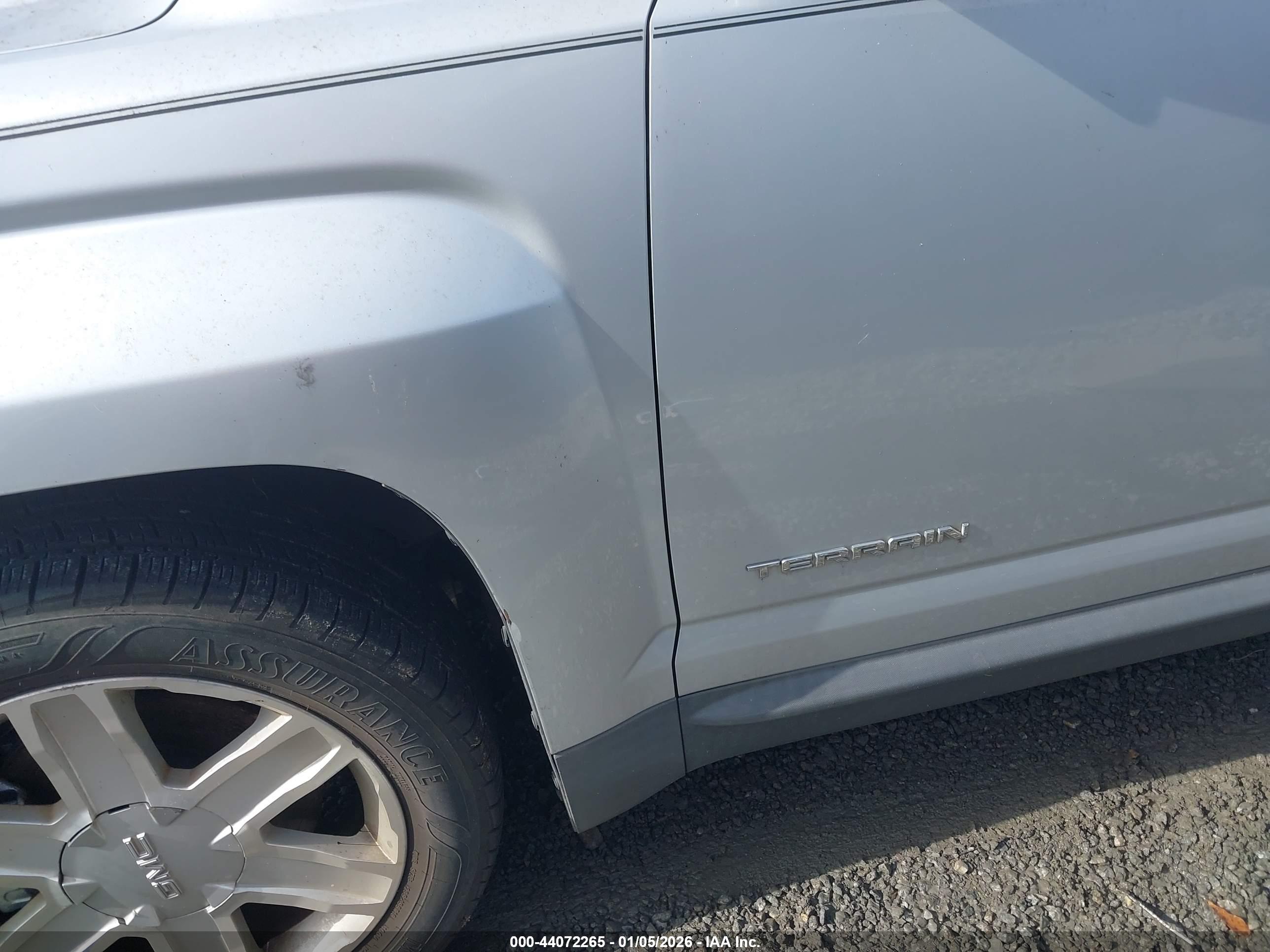 GMC TERRAIN image 6