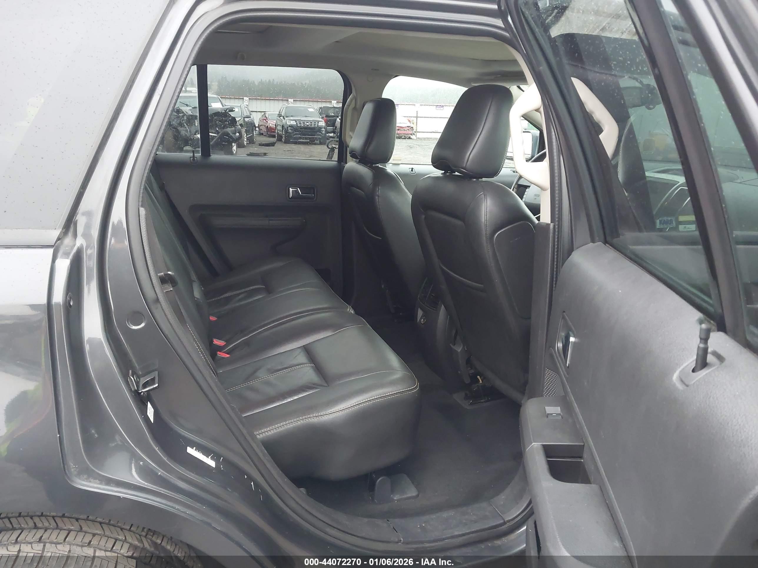 FORD EDGE image 8