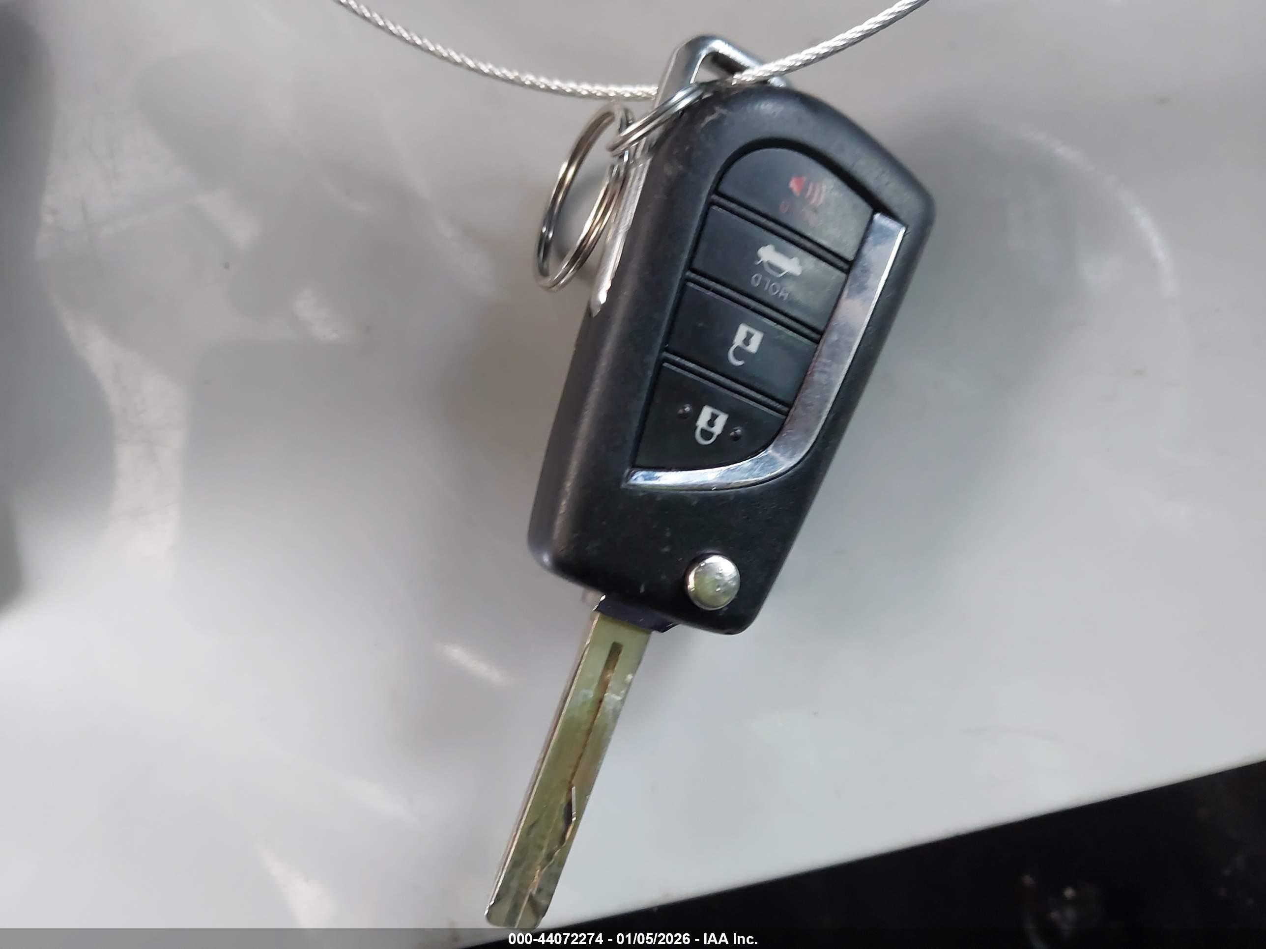 TOYOTA CAMRY image 11