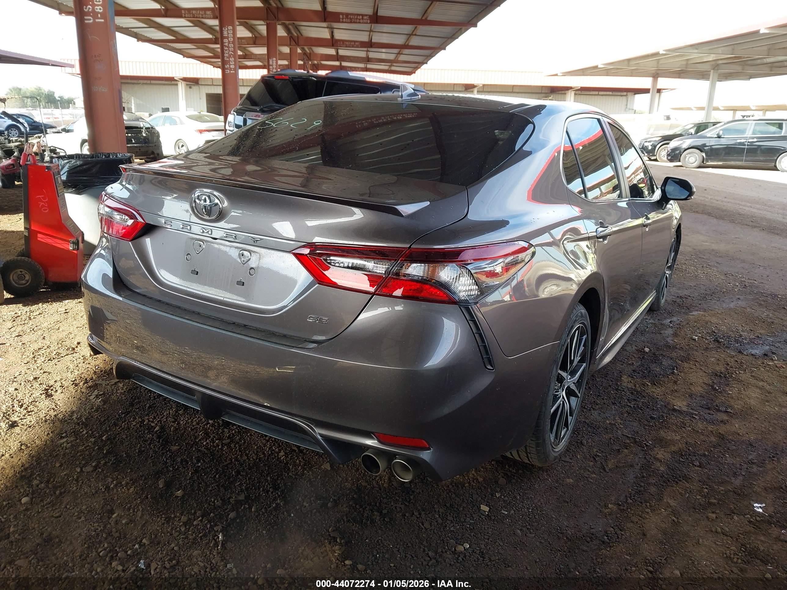 TOYOTA CAMRY image 4
