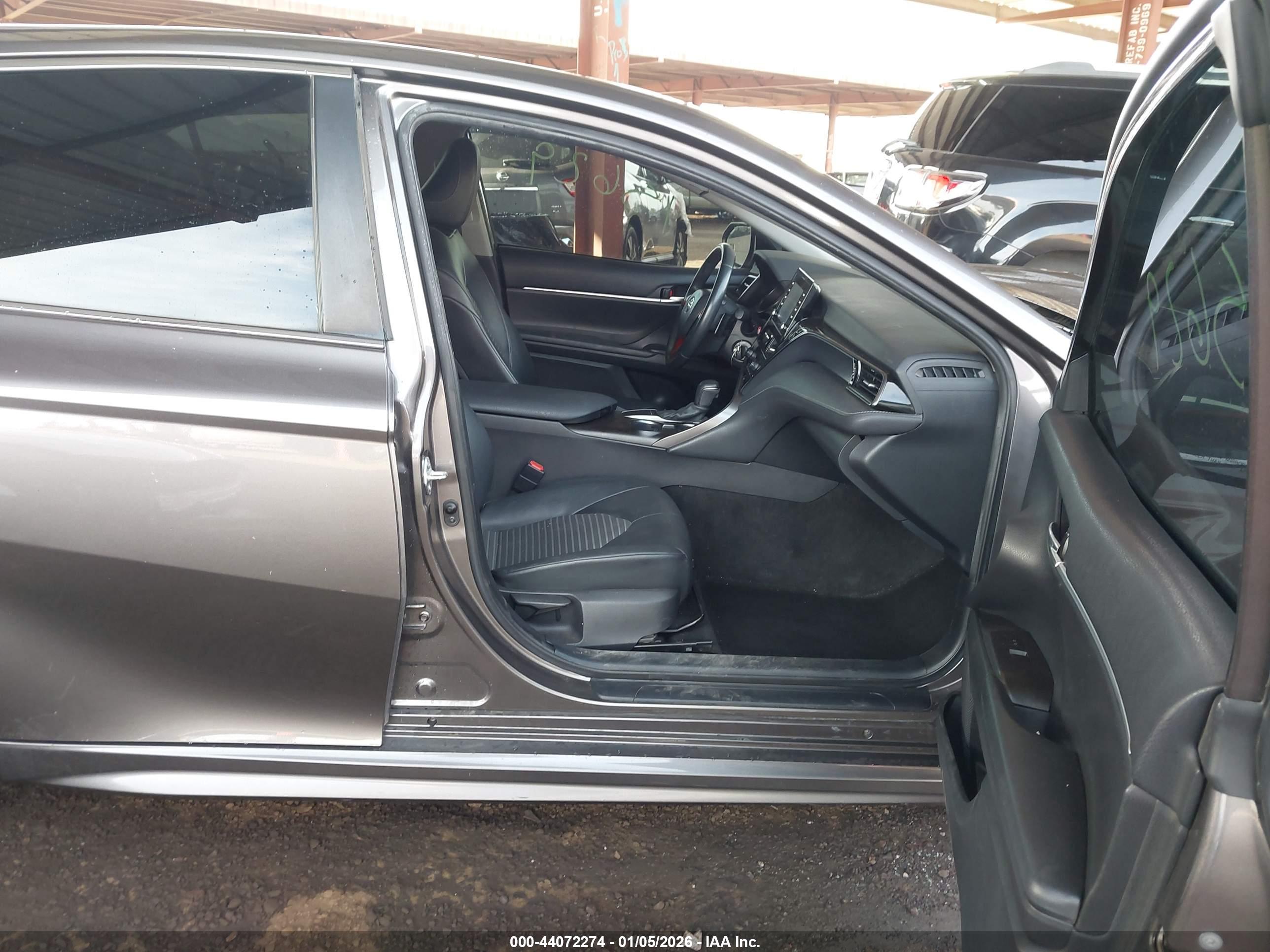 TOYOTA CAMRY image 5