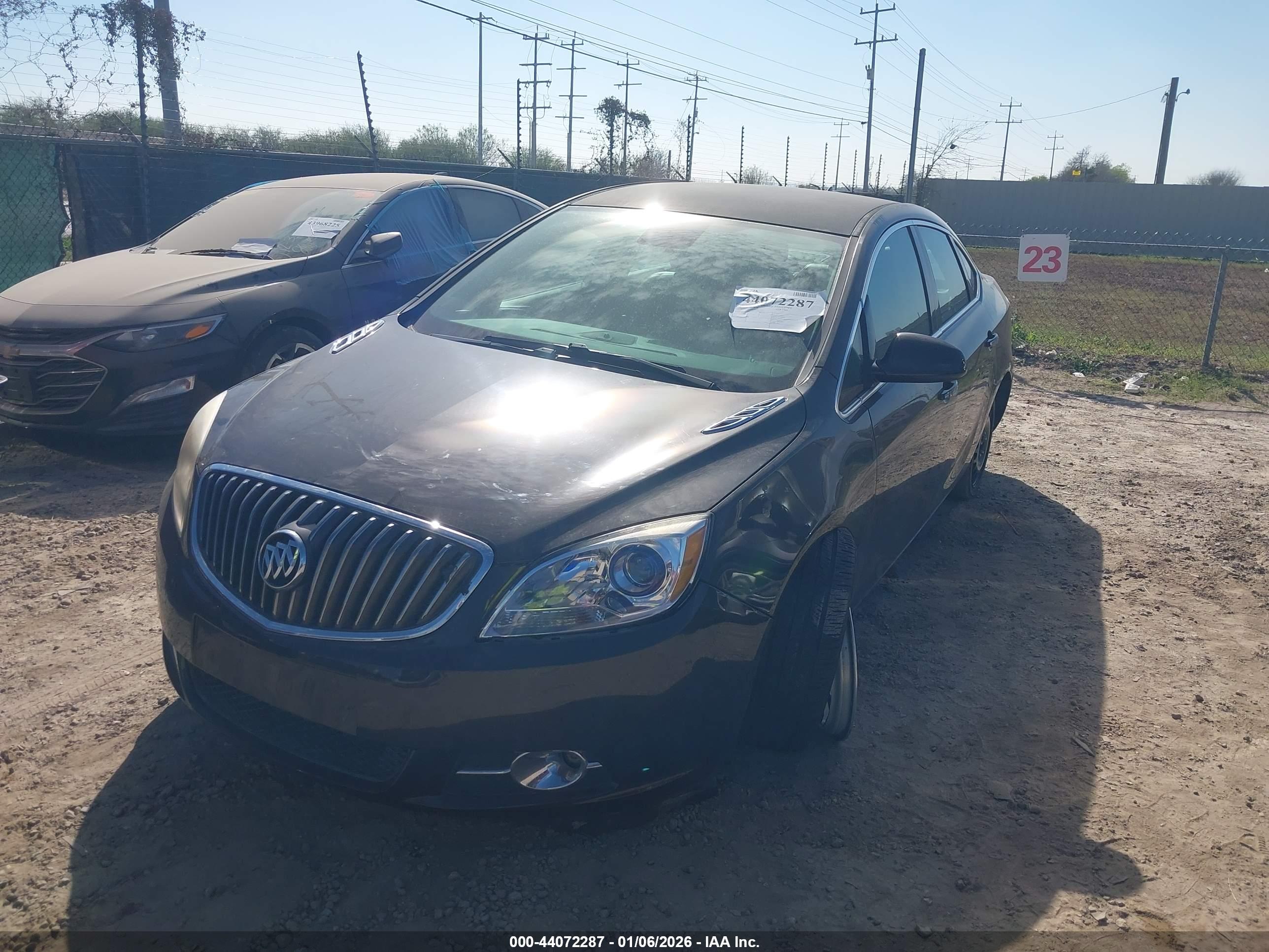BUICK VERANO image 2