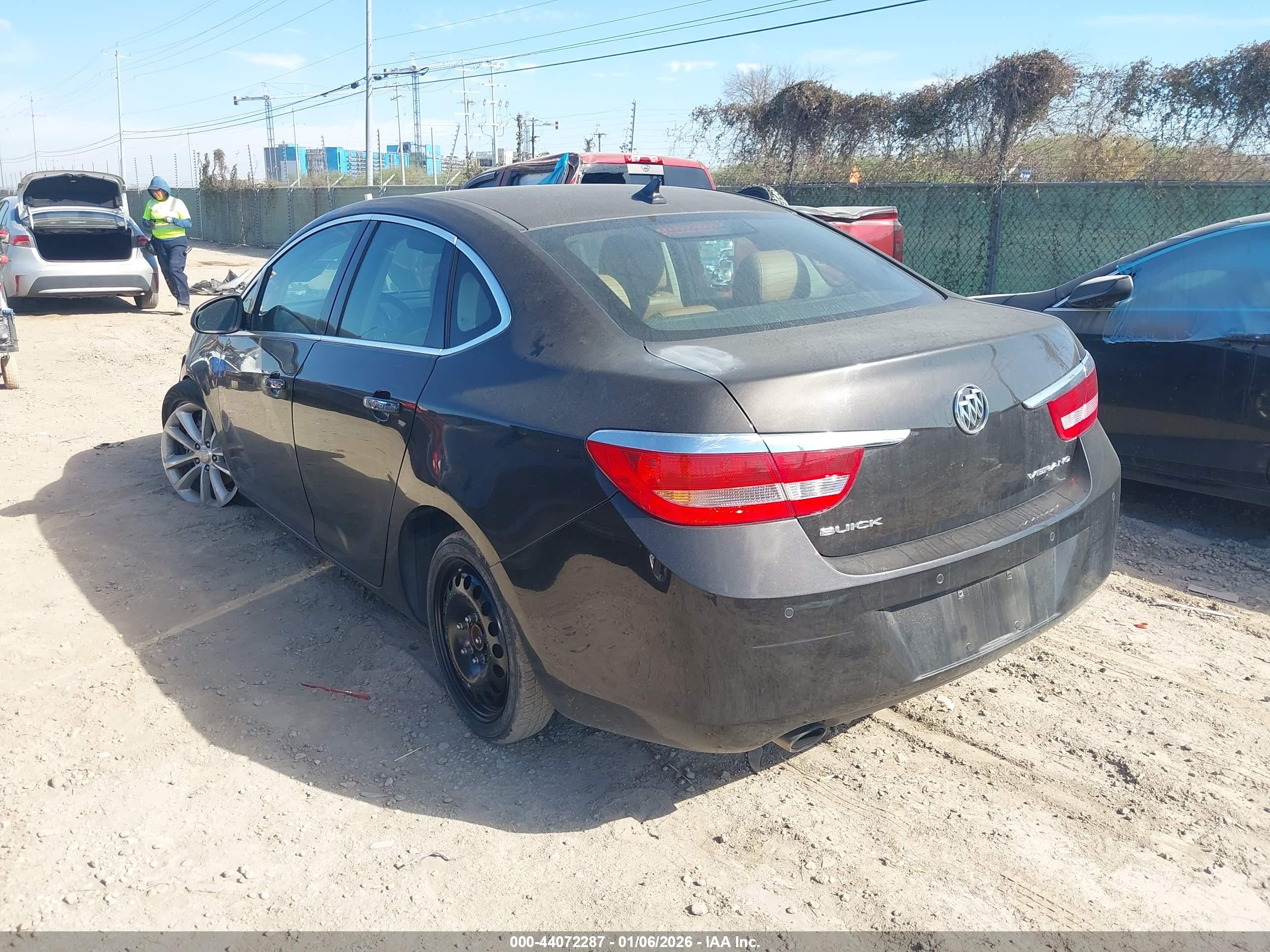 BUICK VERANO image 3