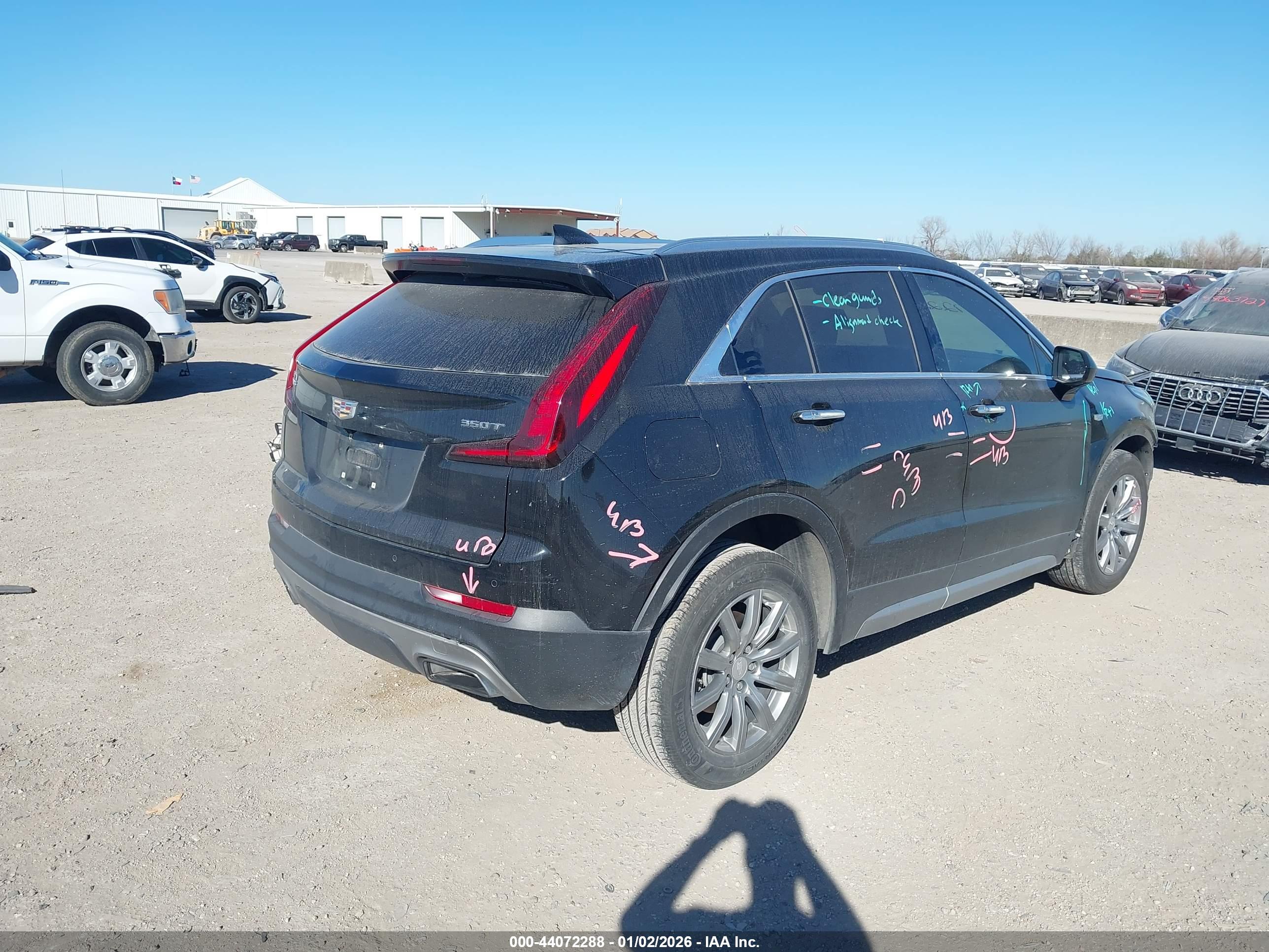 CADILLAC XT4 image 4