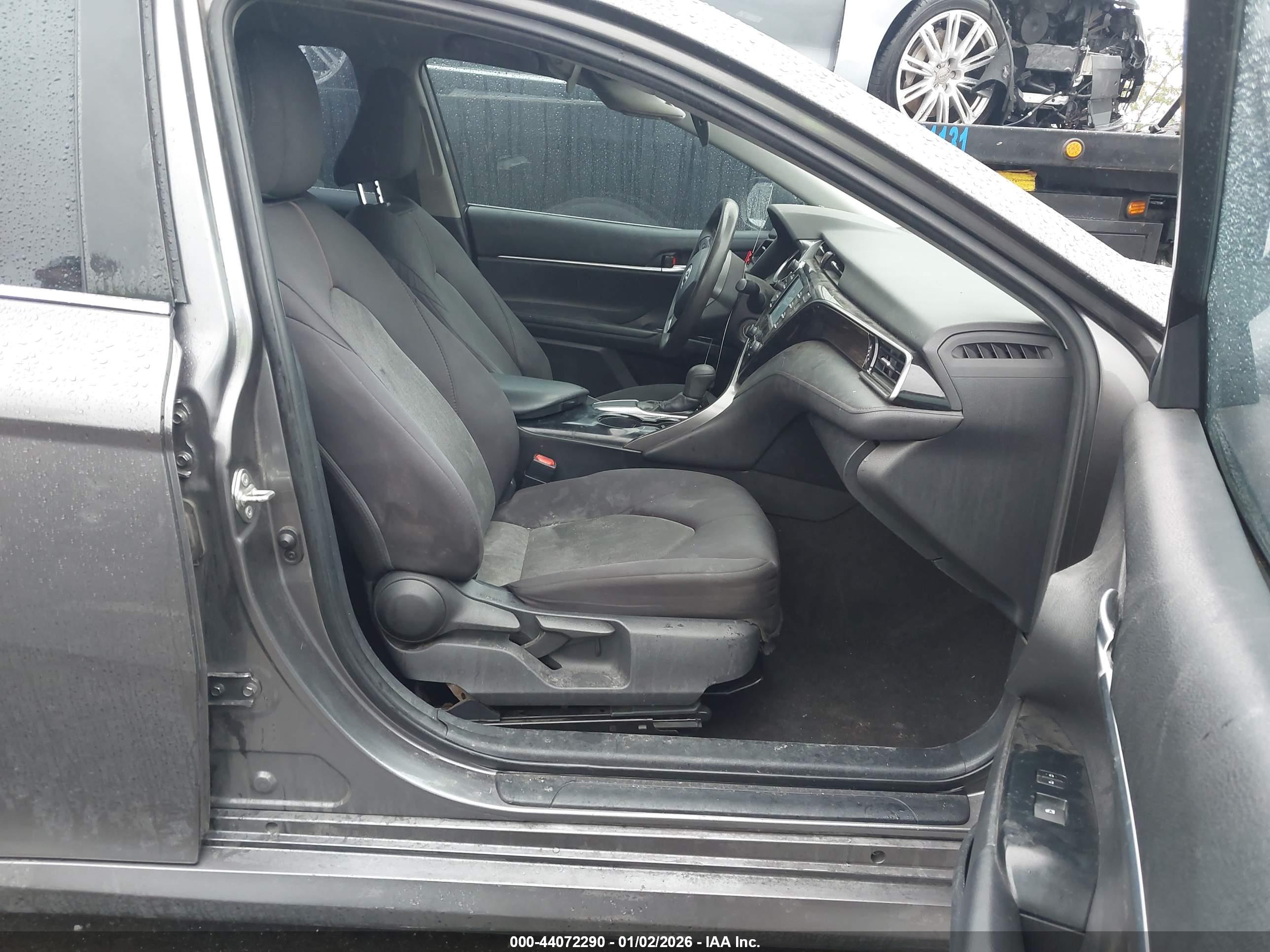 TOYOTA CAMRY image 5