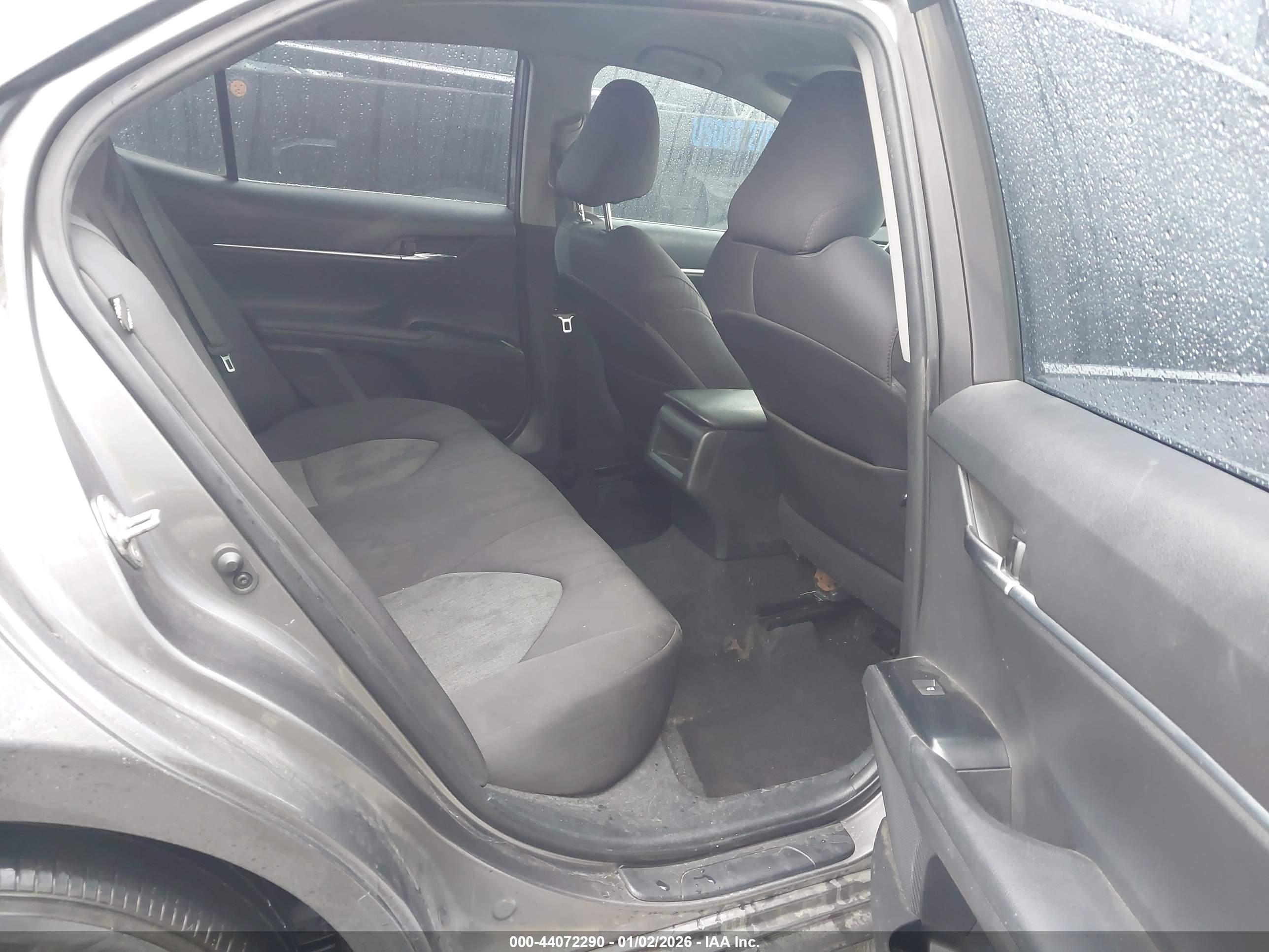 TOYOTA CAMRY image 8