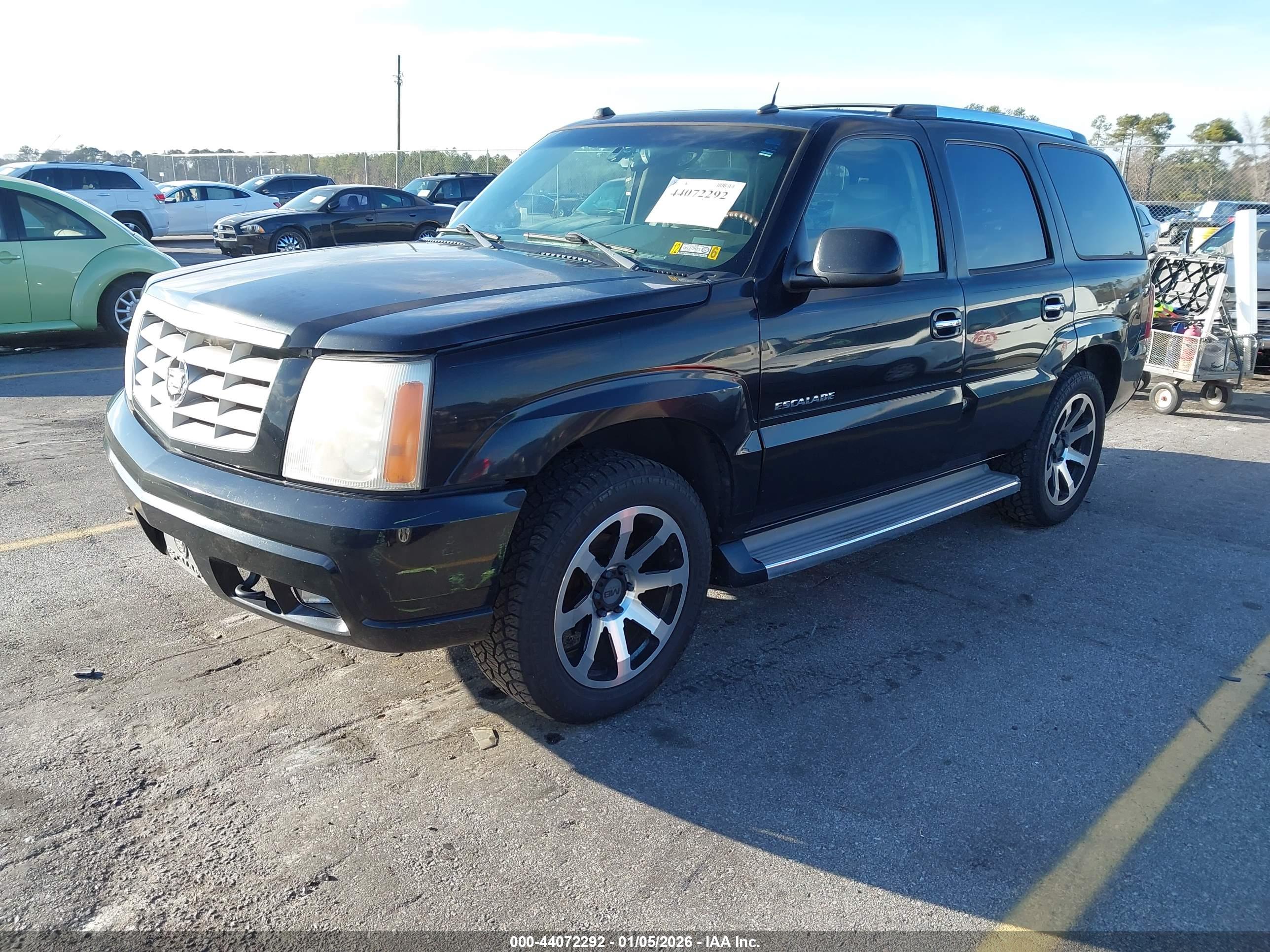 CADILLAC ESCALADE image 2
