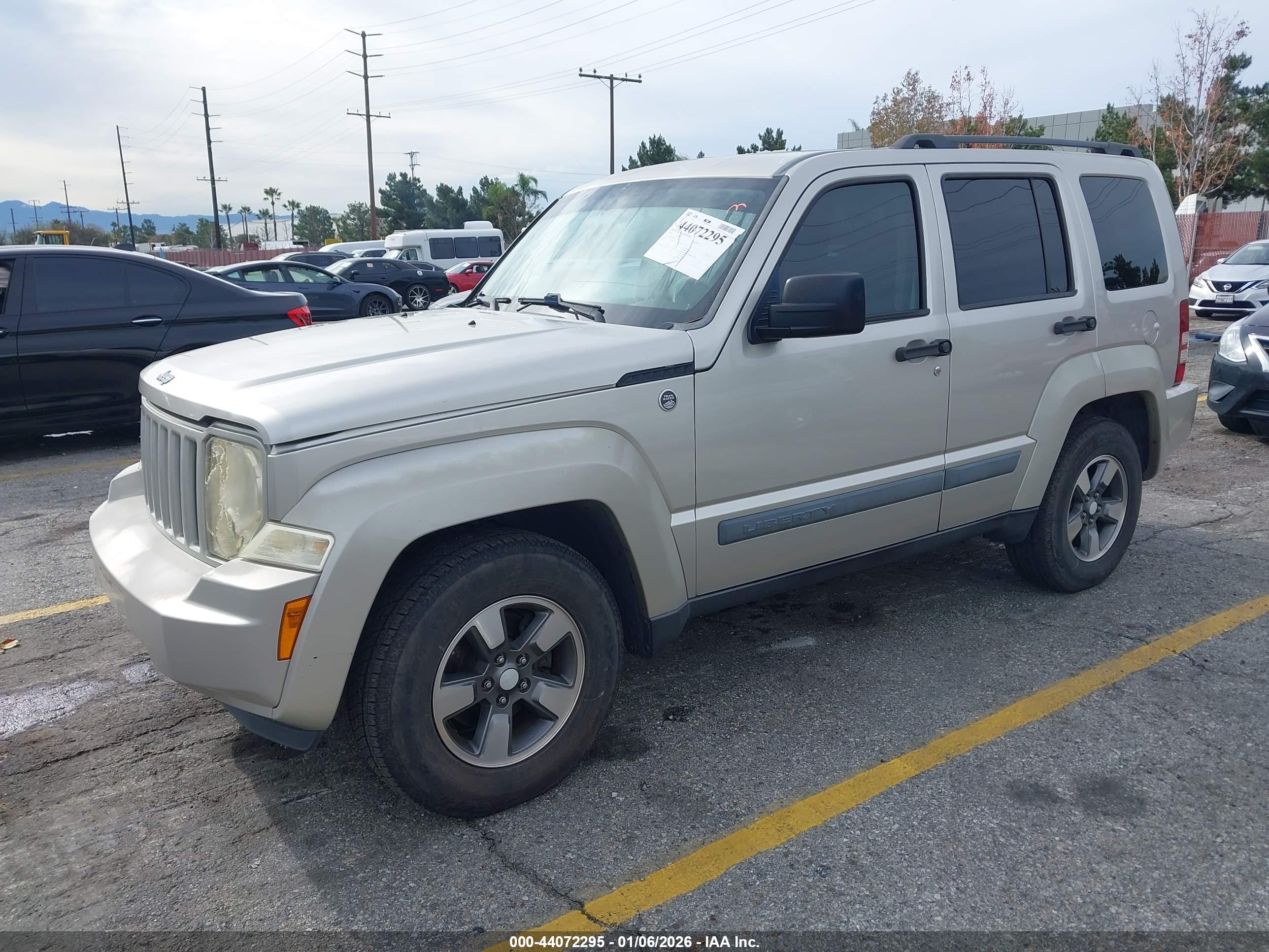 JEEP LIBERTY image 2