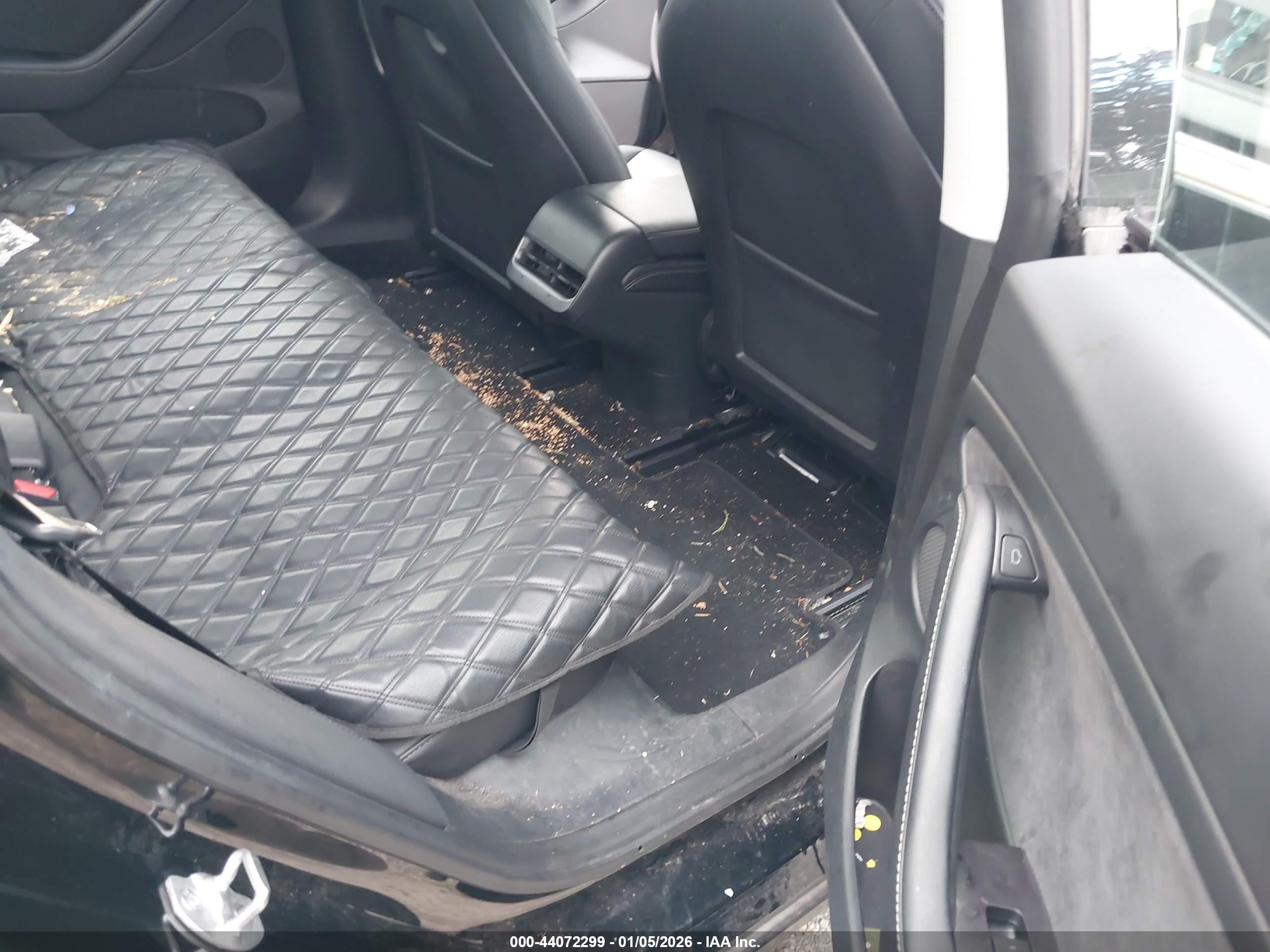 TESLA MODEL image 8