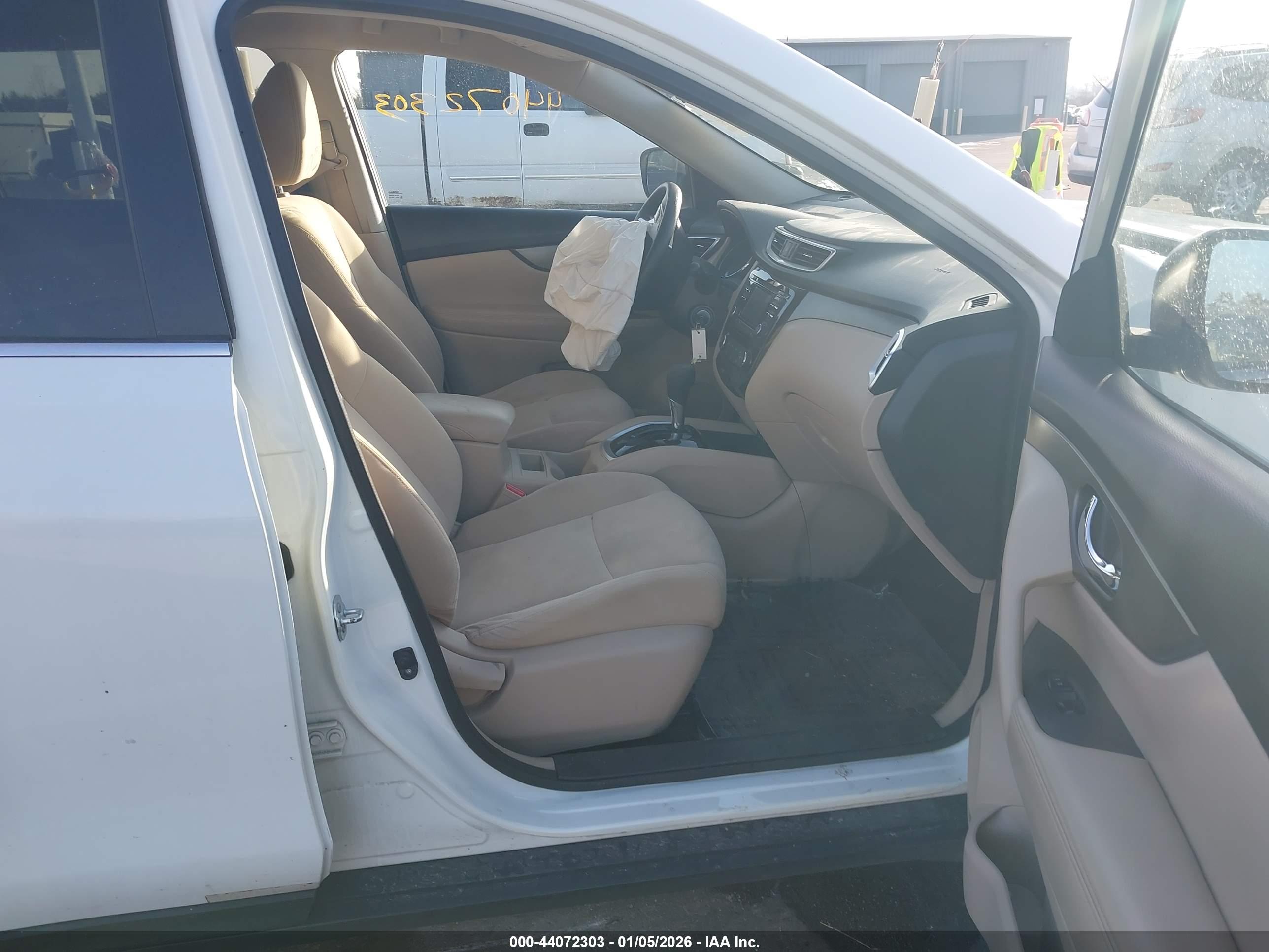 NISSAN ROGUE image 5