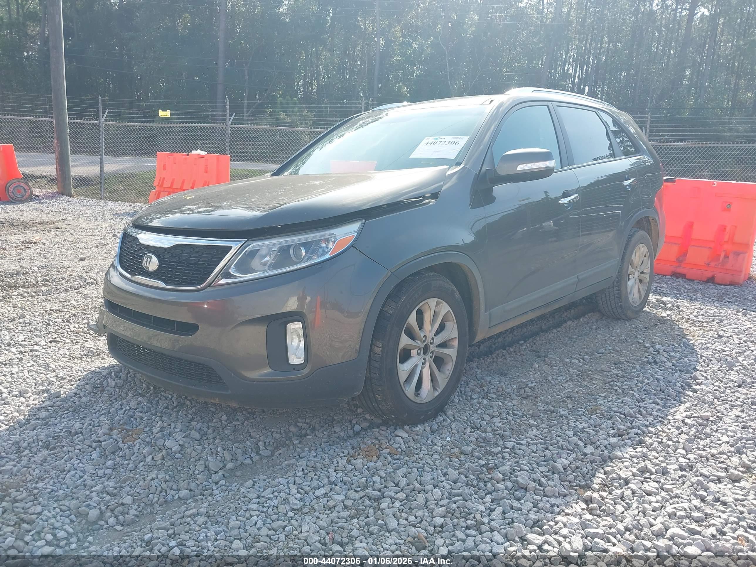 KIA SORENTO image 2