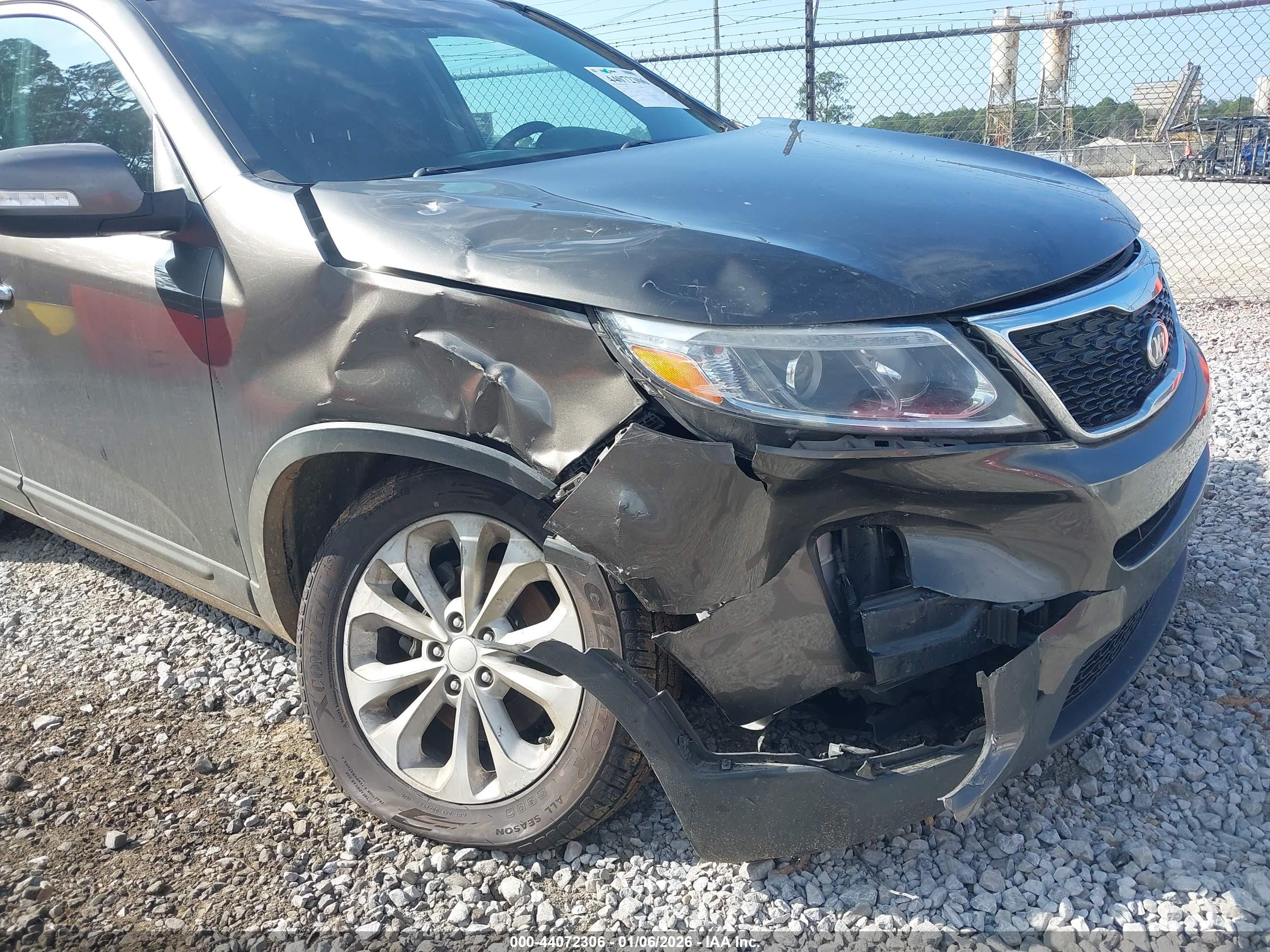 KIA SORENTO image 6