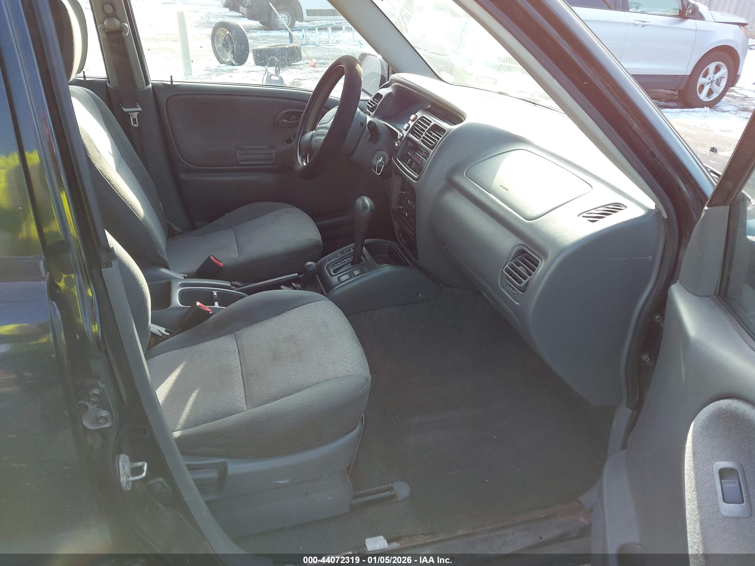 CHEVROLET TRACKER image 5
