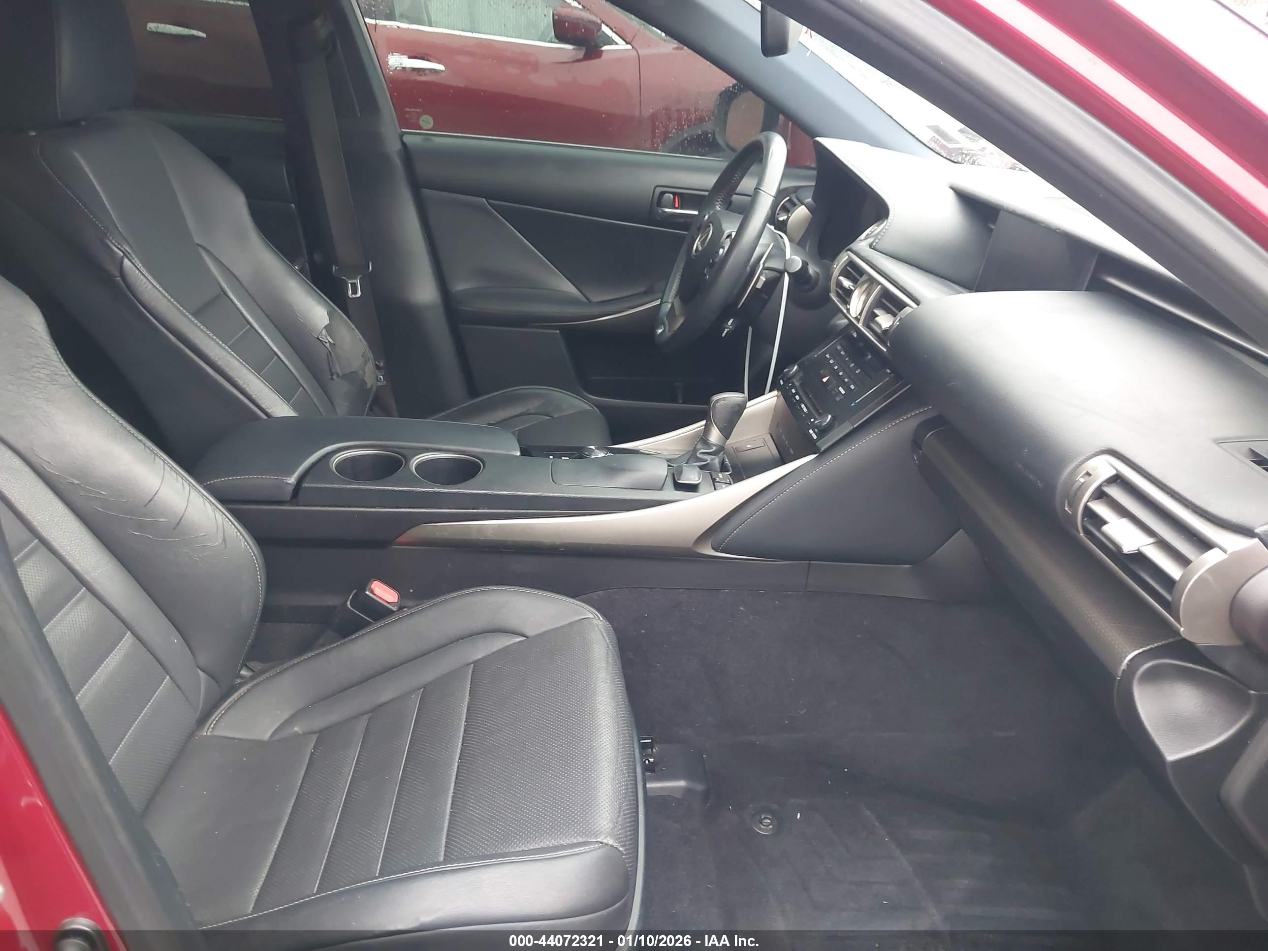 LEXUS IS image 5