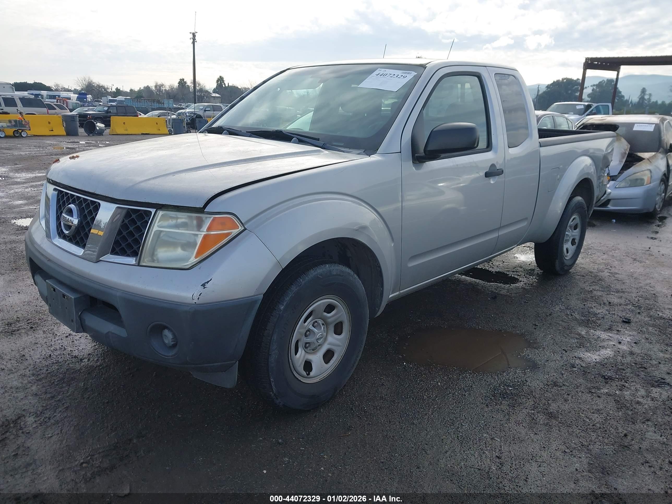 NISSAN FRONTIER image 2