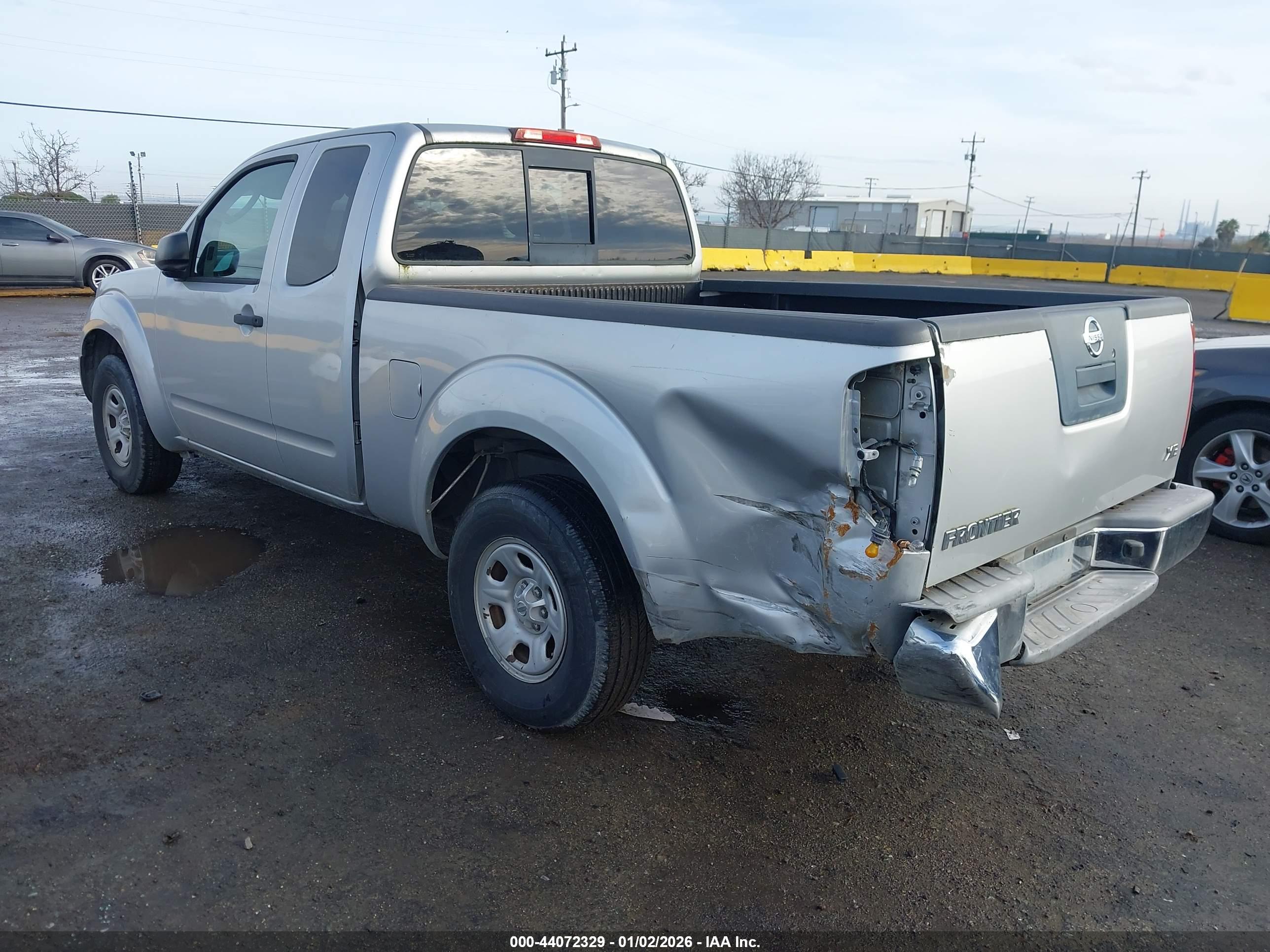NISSAN FRONTIER image 3