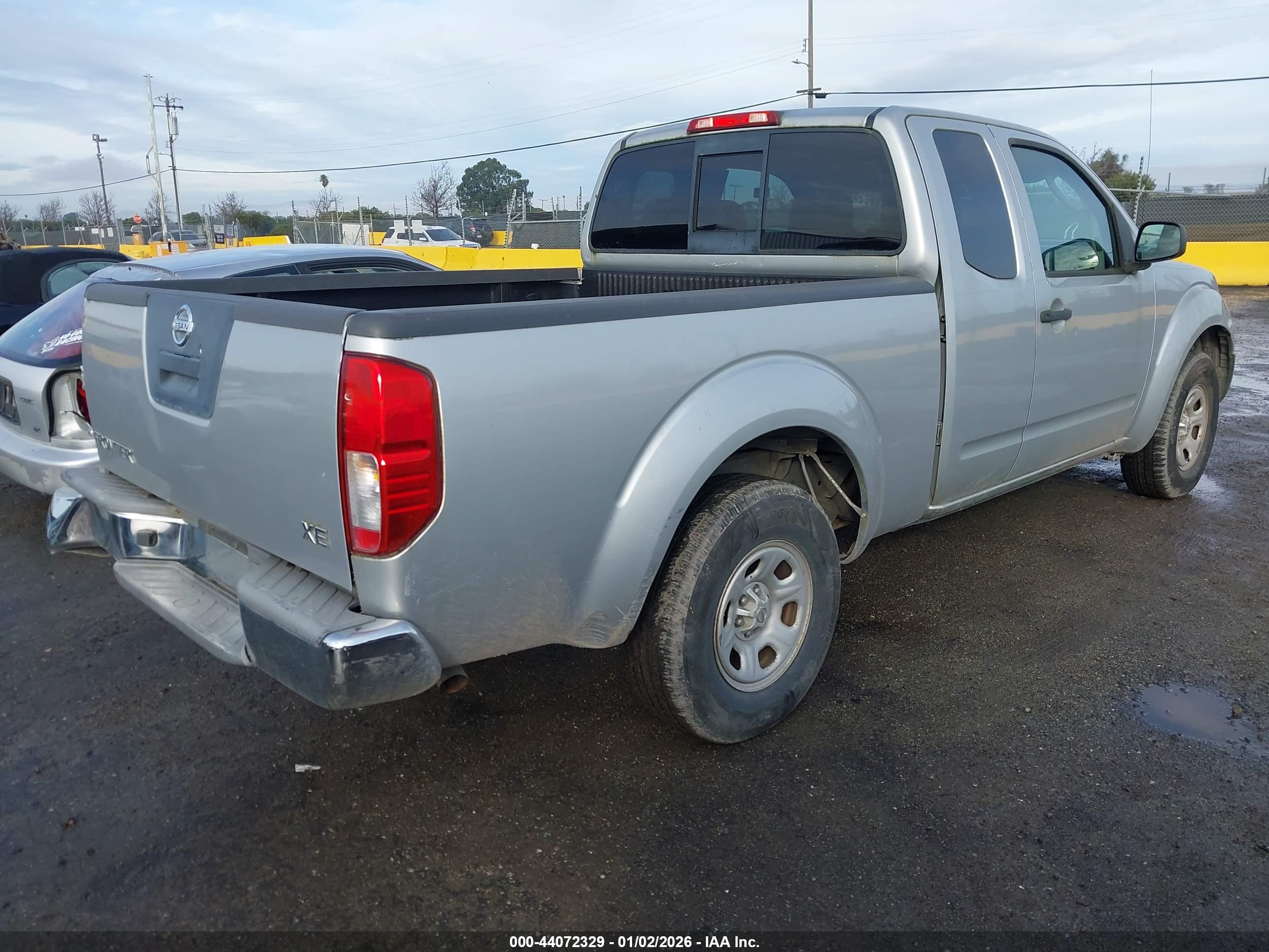 NISSAN FRONTIER image 4