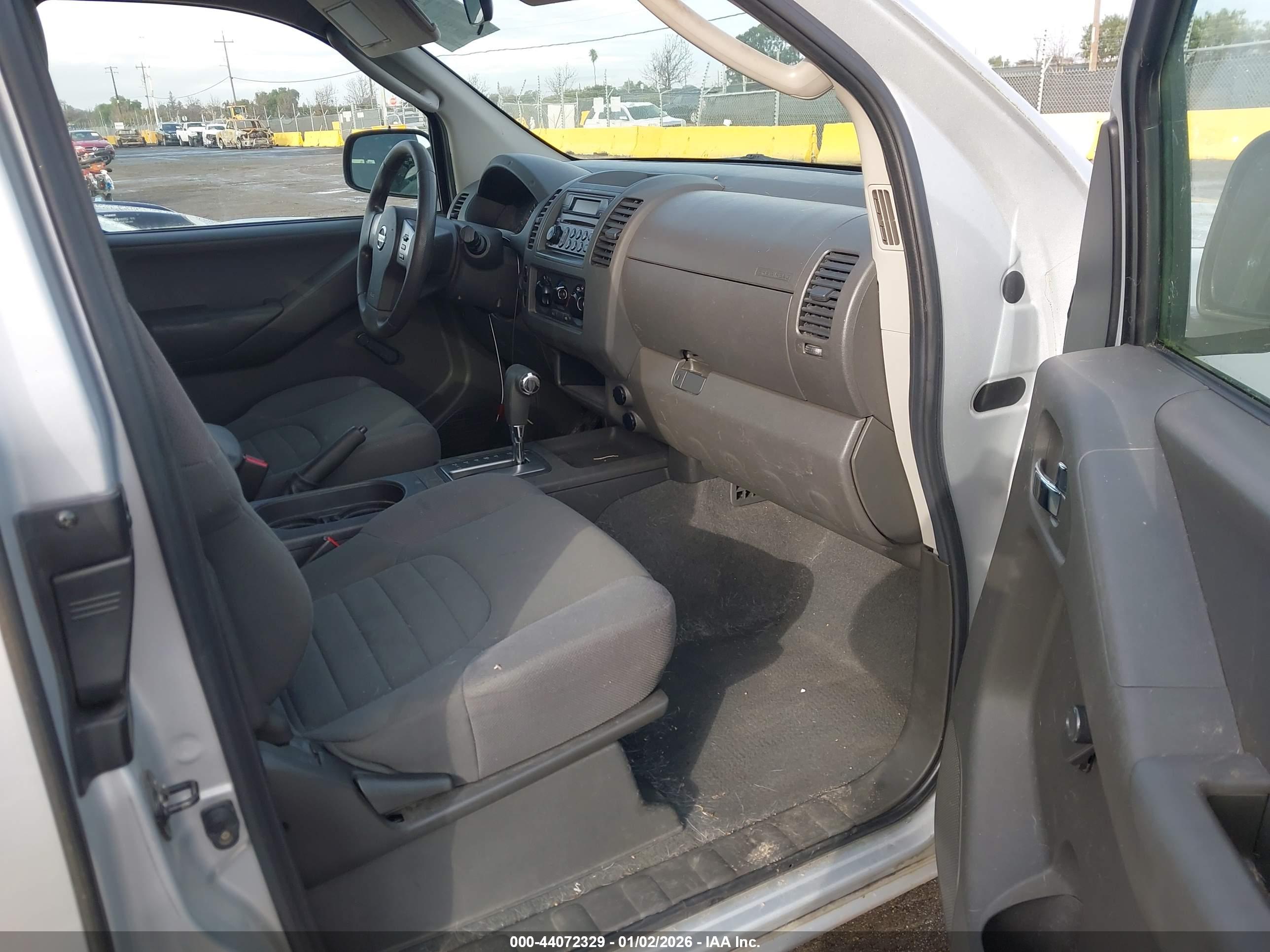NISSAN FRONTIER image 5