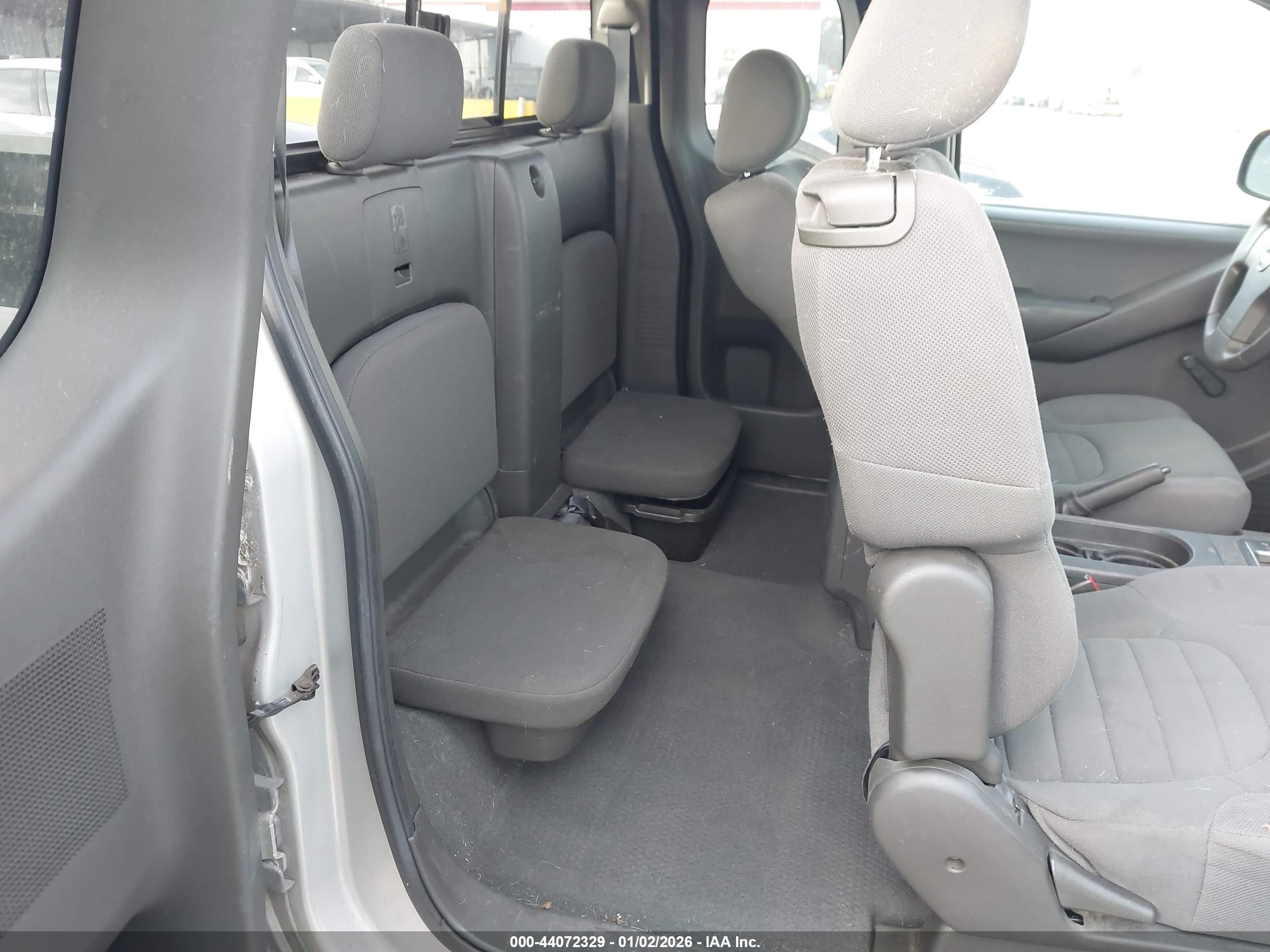NISSAN FRONTIER image 8