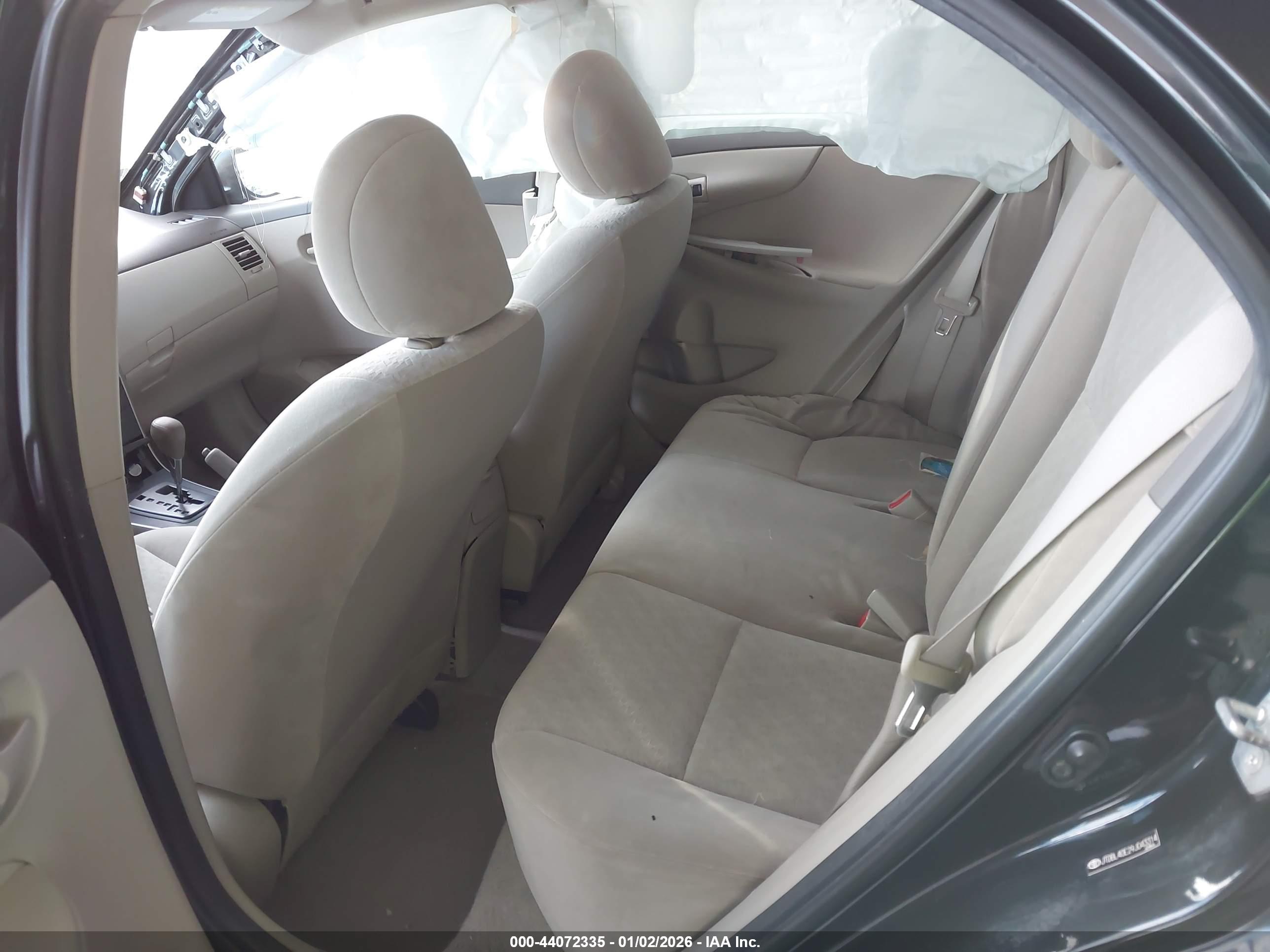 TOYOTA COROLLA image 8