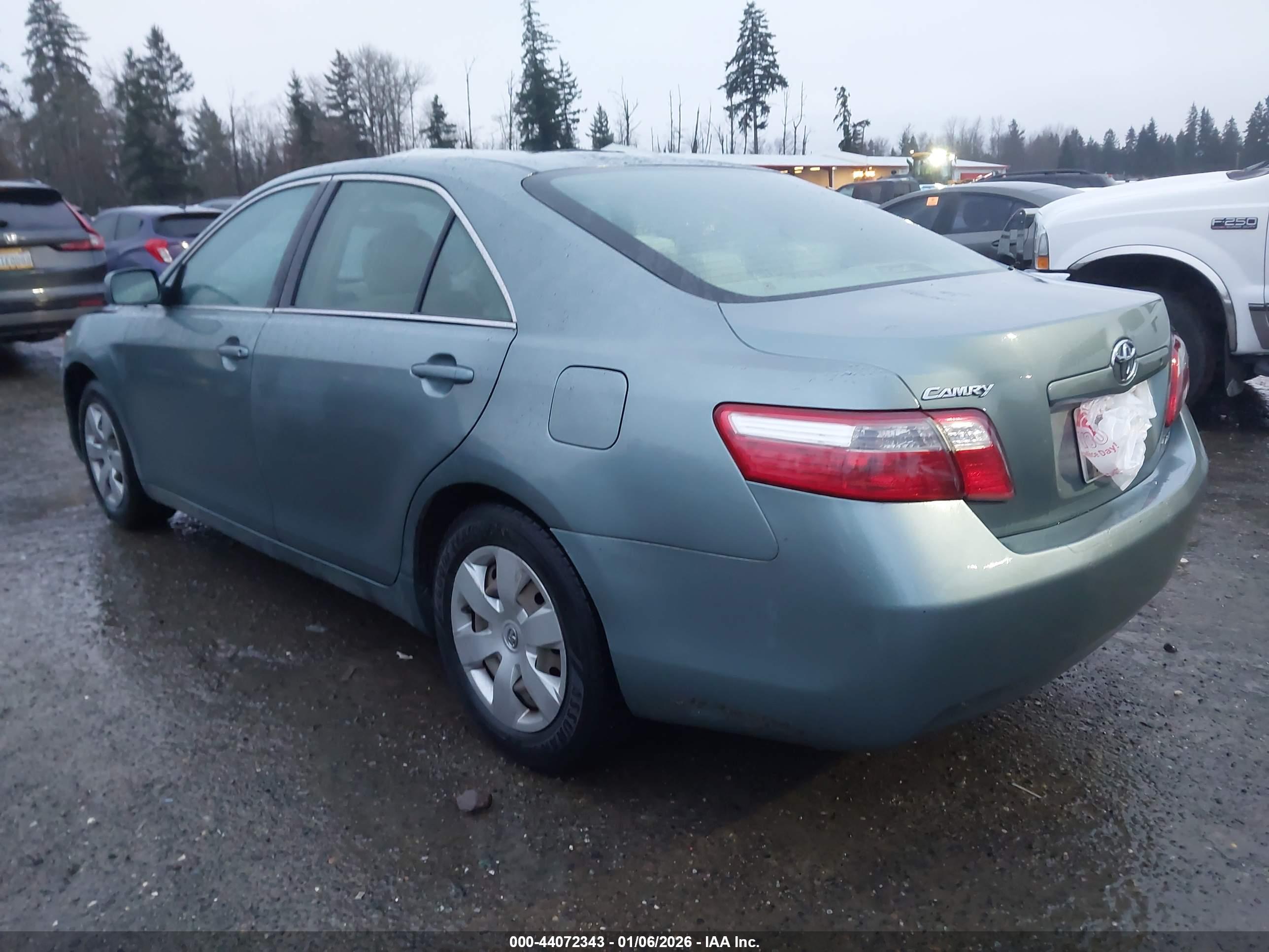 TOYOTA CAMRY image 3