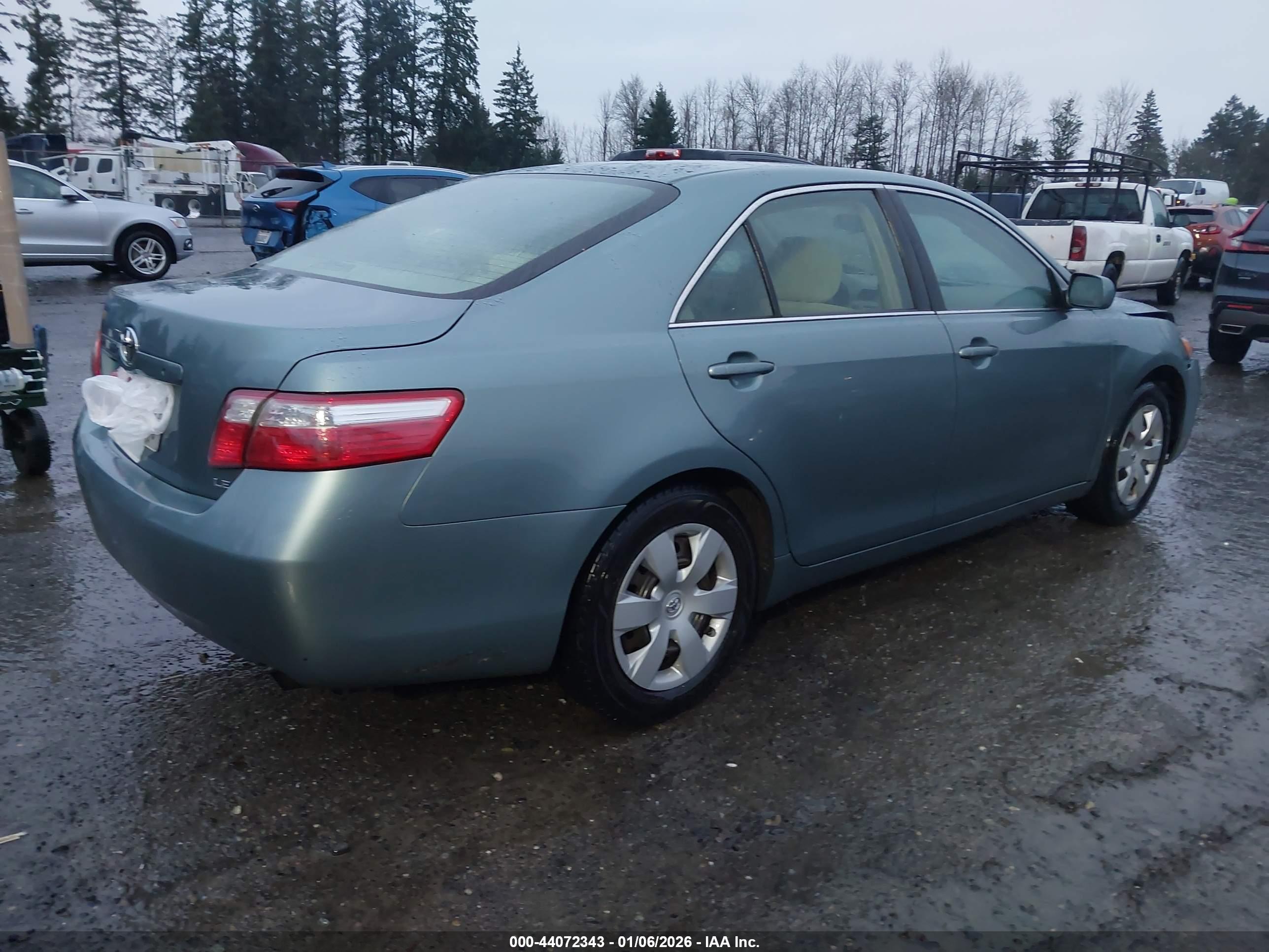 TOYOTA CAMRY image 4