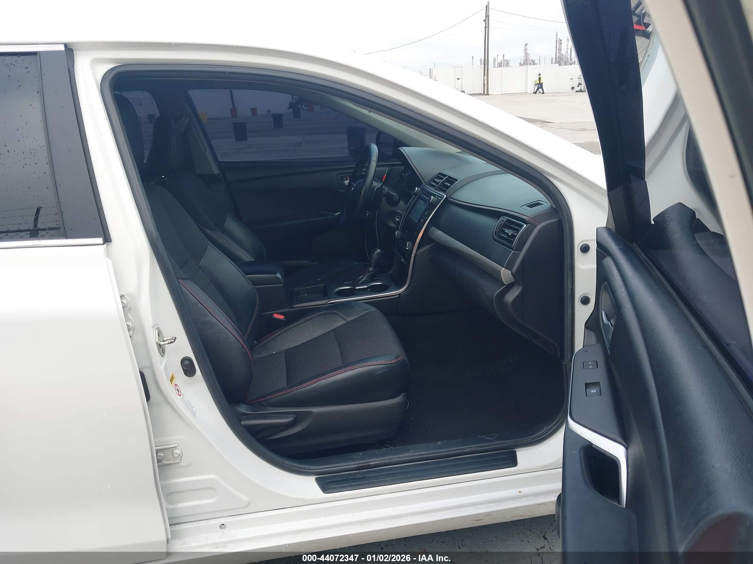 TOYOTA CAMRY image 5