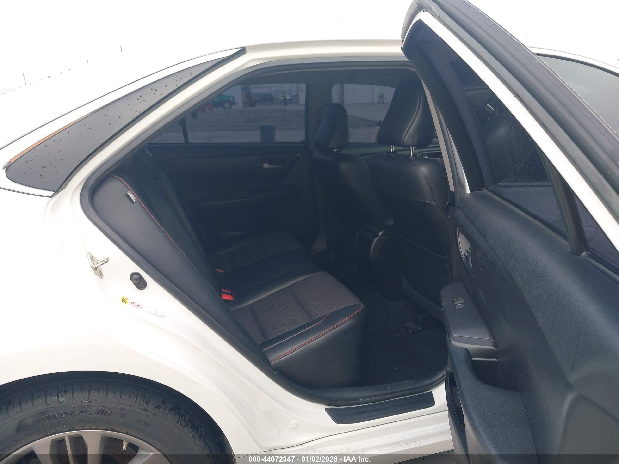TOYOTA CAMRY image 8