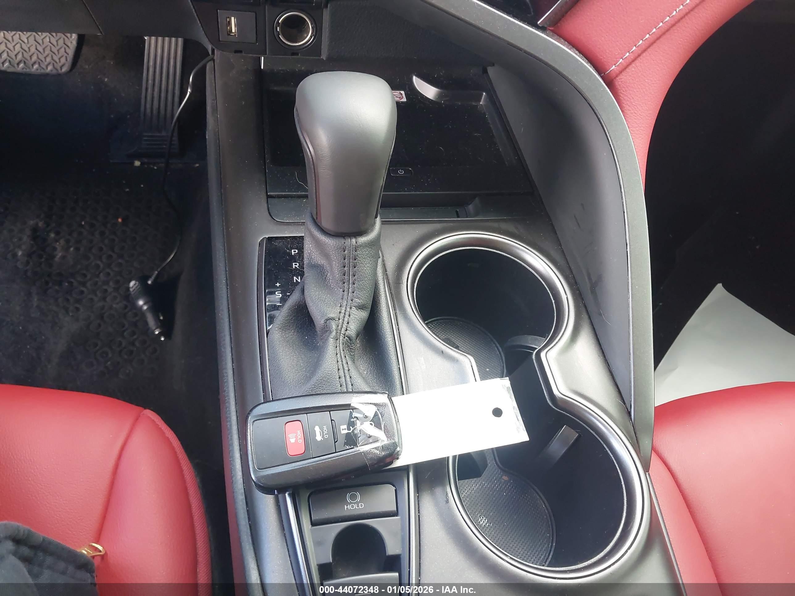TOYOTA CAMRY image 11