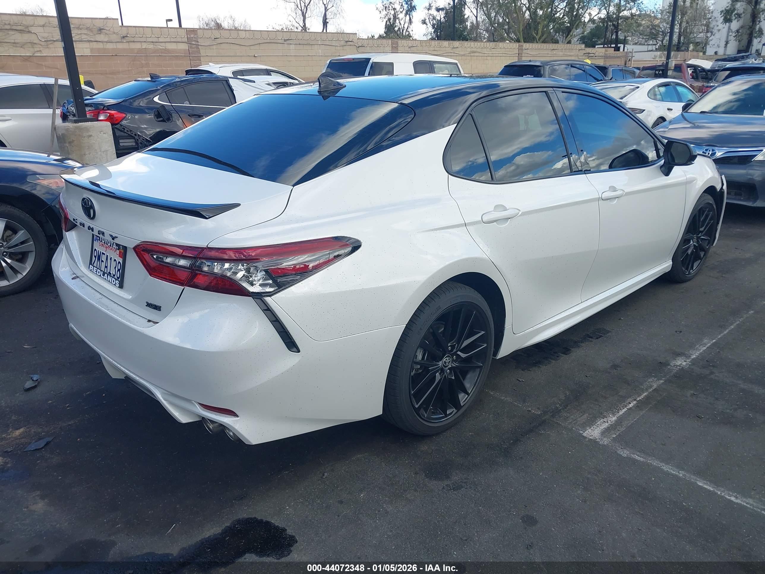 TOYOTA CAMRY image 4